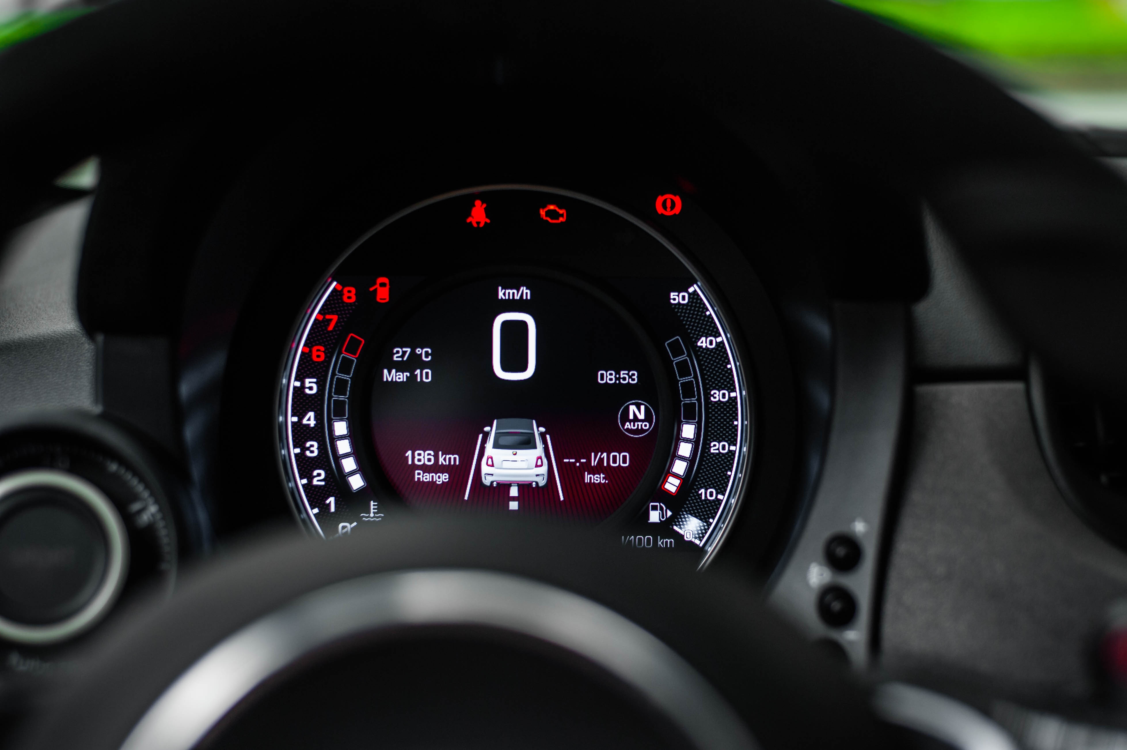 Chi tiet Fiat 500 Abarth 595 Esseesse anh 13