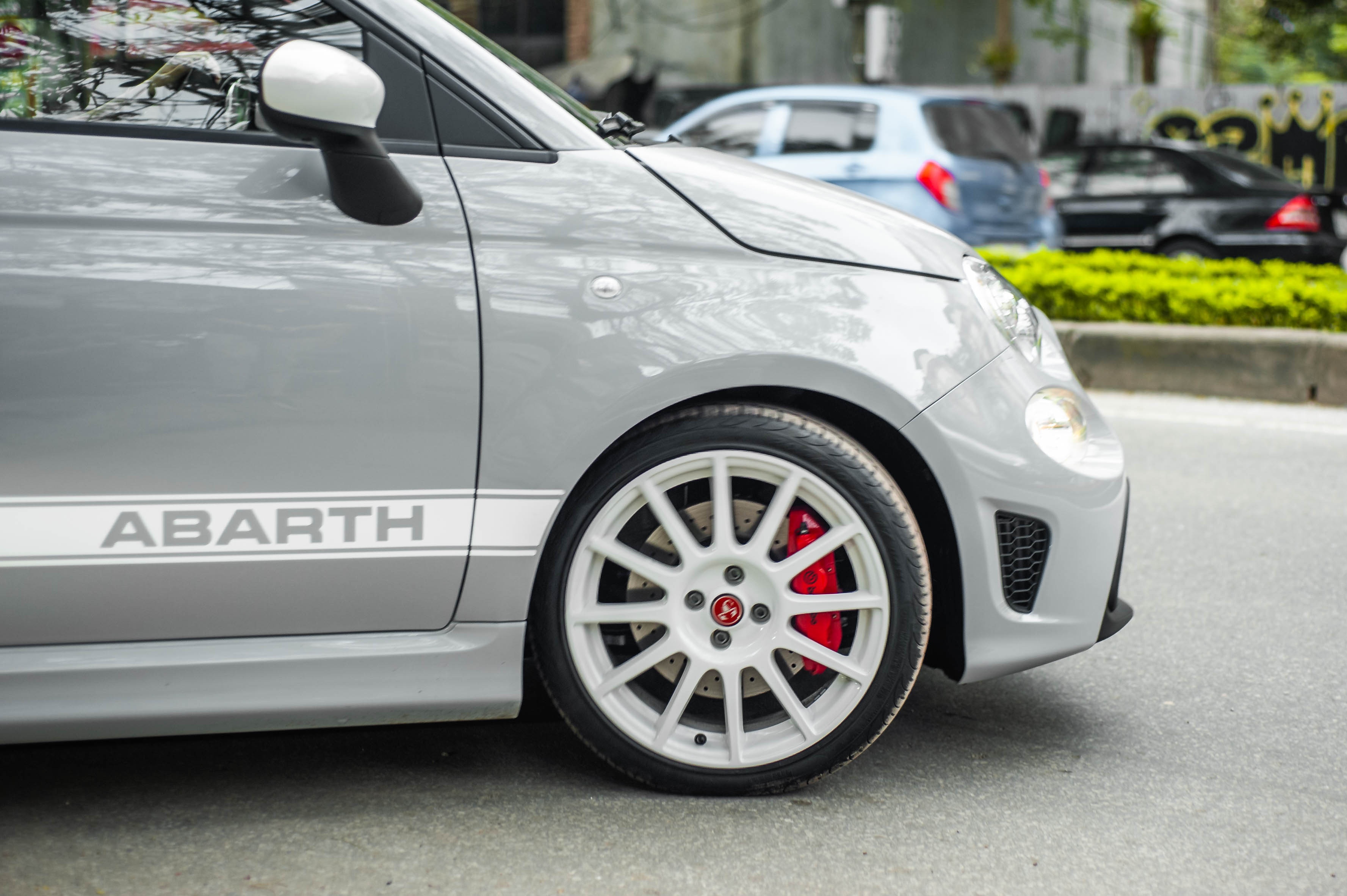 Chi tiet Fiat 500 Abarth 595 Esseesse anh 7