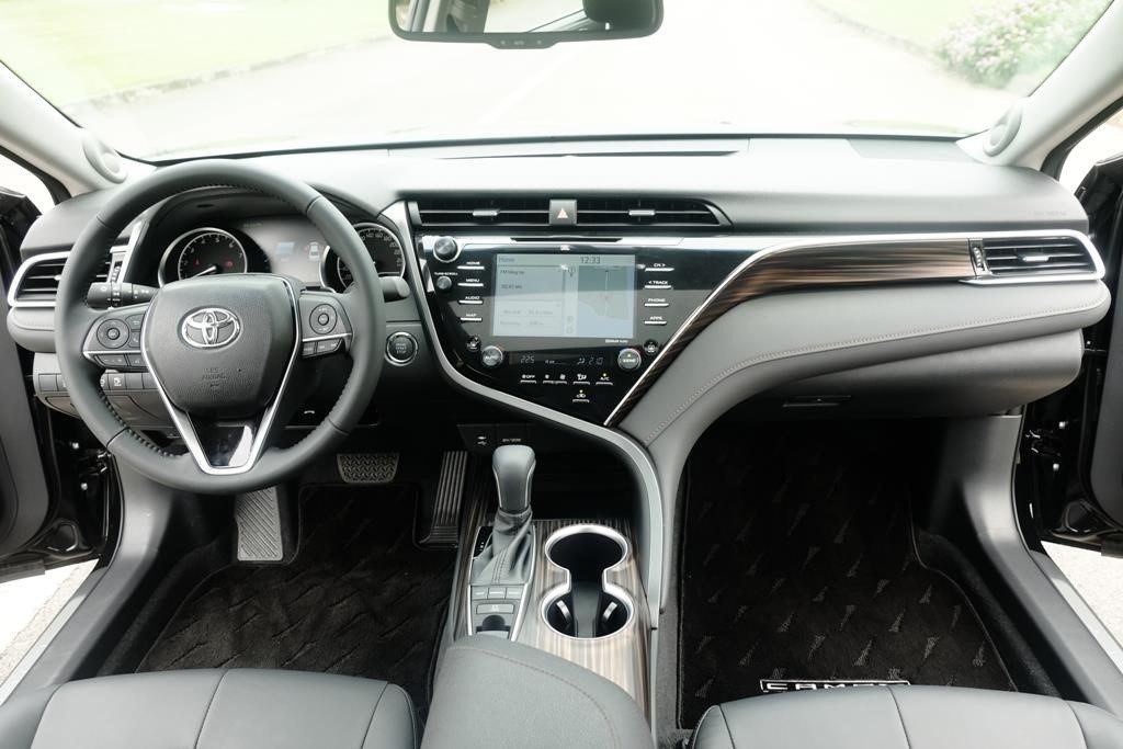 So sánh Mercedes-Benz C 180 và Toyota Camry ảnh 9 So sanh Mercedes-Benz C 180 va Toyota Camry anh 9