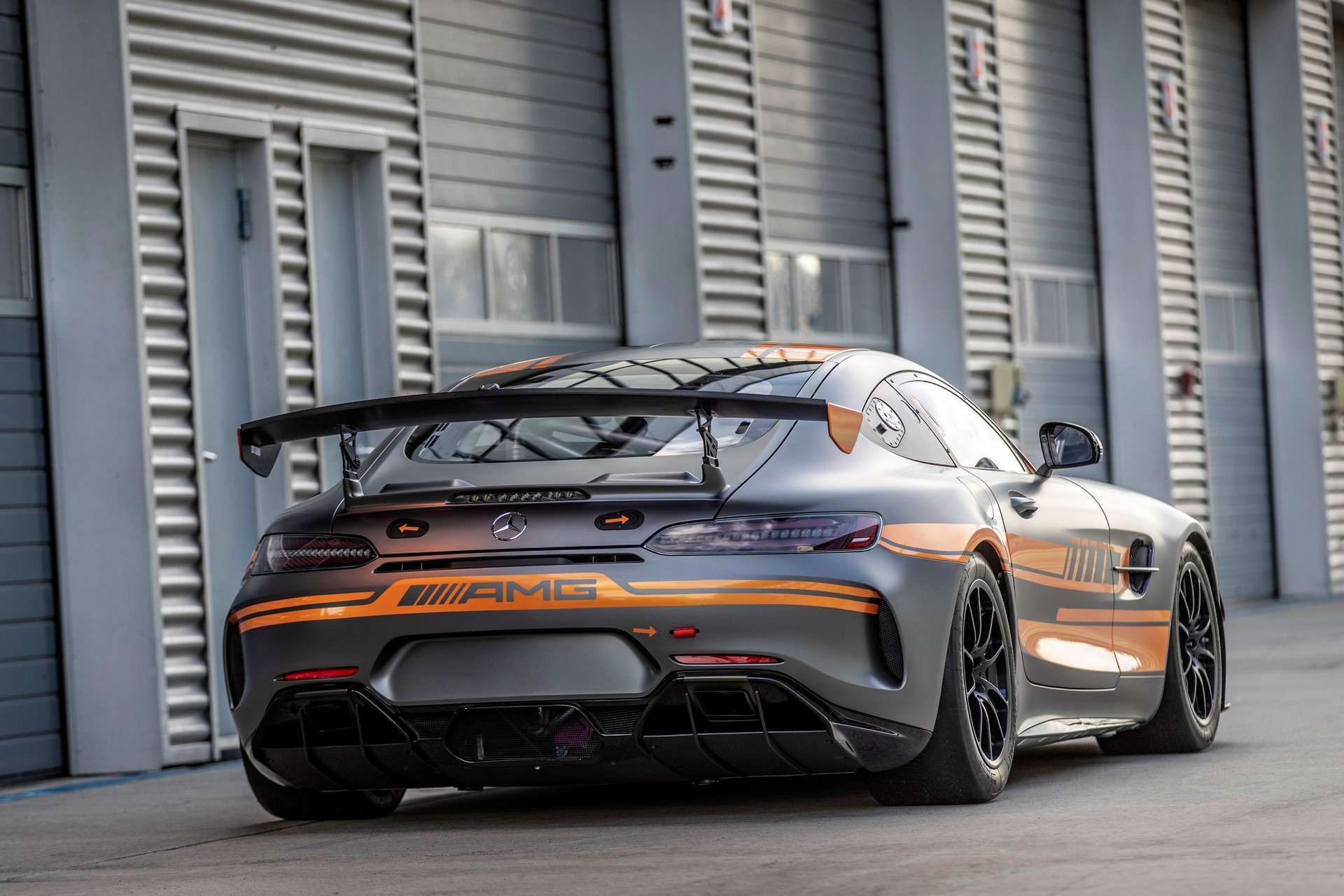 Mercedes-AMG ra mắt mẫu xe đua GT4 mới ảnh 4 Mercedes-AMG ra mat mau xe dua GT4 moi anh 4
