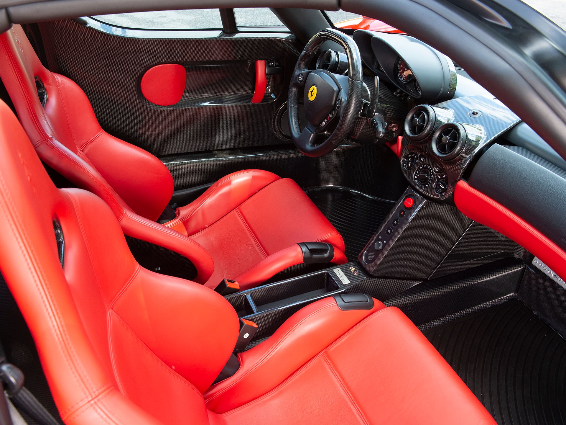 Sieu xe Ferrari Enzo Schumacher tung cam lai duoc rao ban tai Anh anh 8