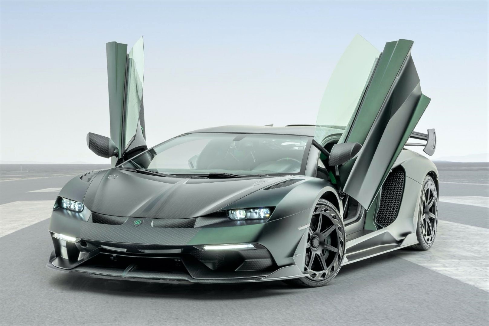 Lamborghini Aventador SVJ bien hinh trong ban do rieng tu Mansory hinh anh