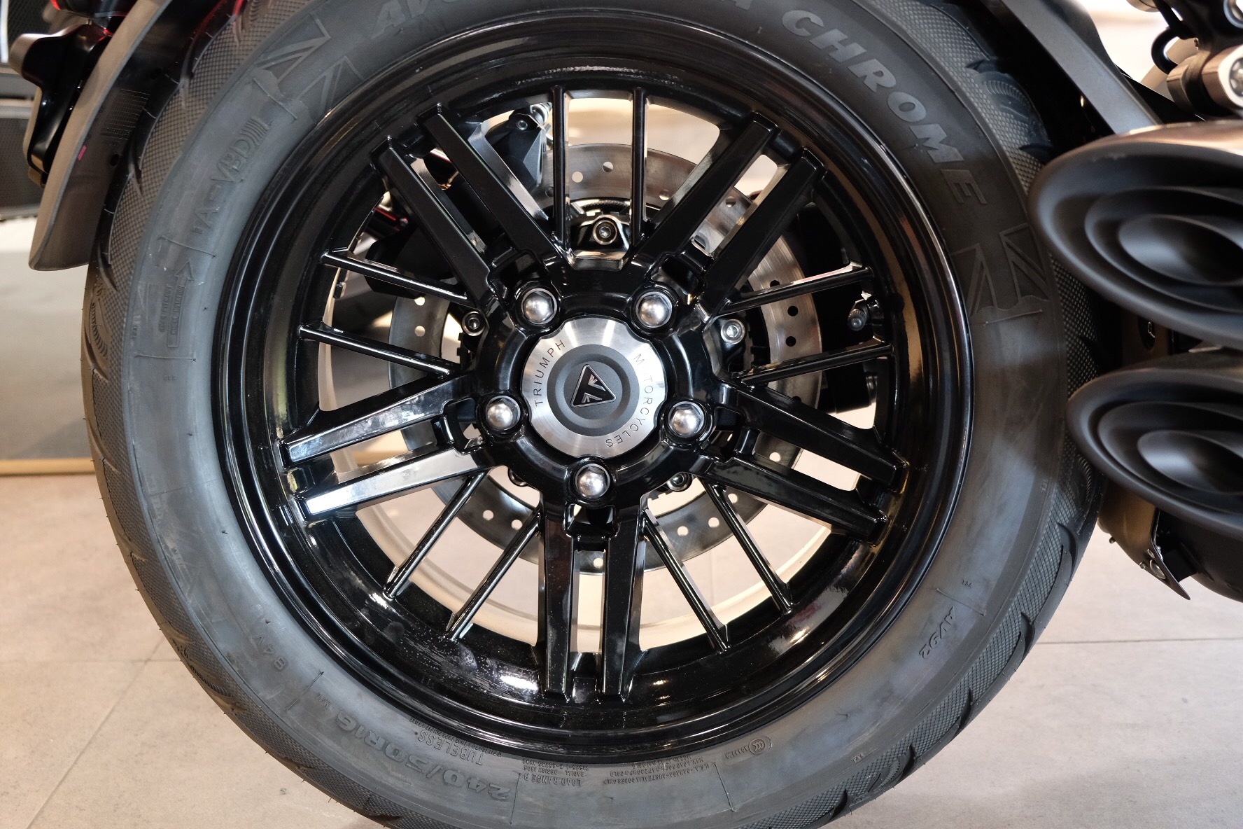 Triumph Rocket 3 ra mat VN anh 9