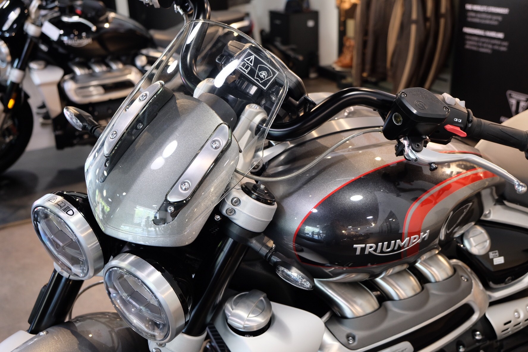 Triumph Rocket 3 ra mắt VN ảnh 4 Triumph Rocket 3 ra mat VN anh 4