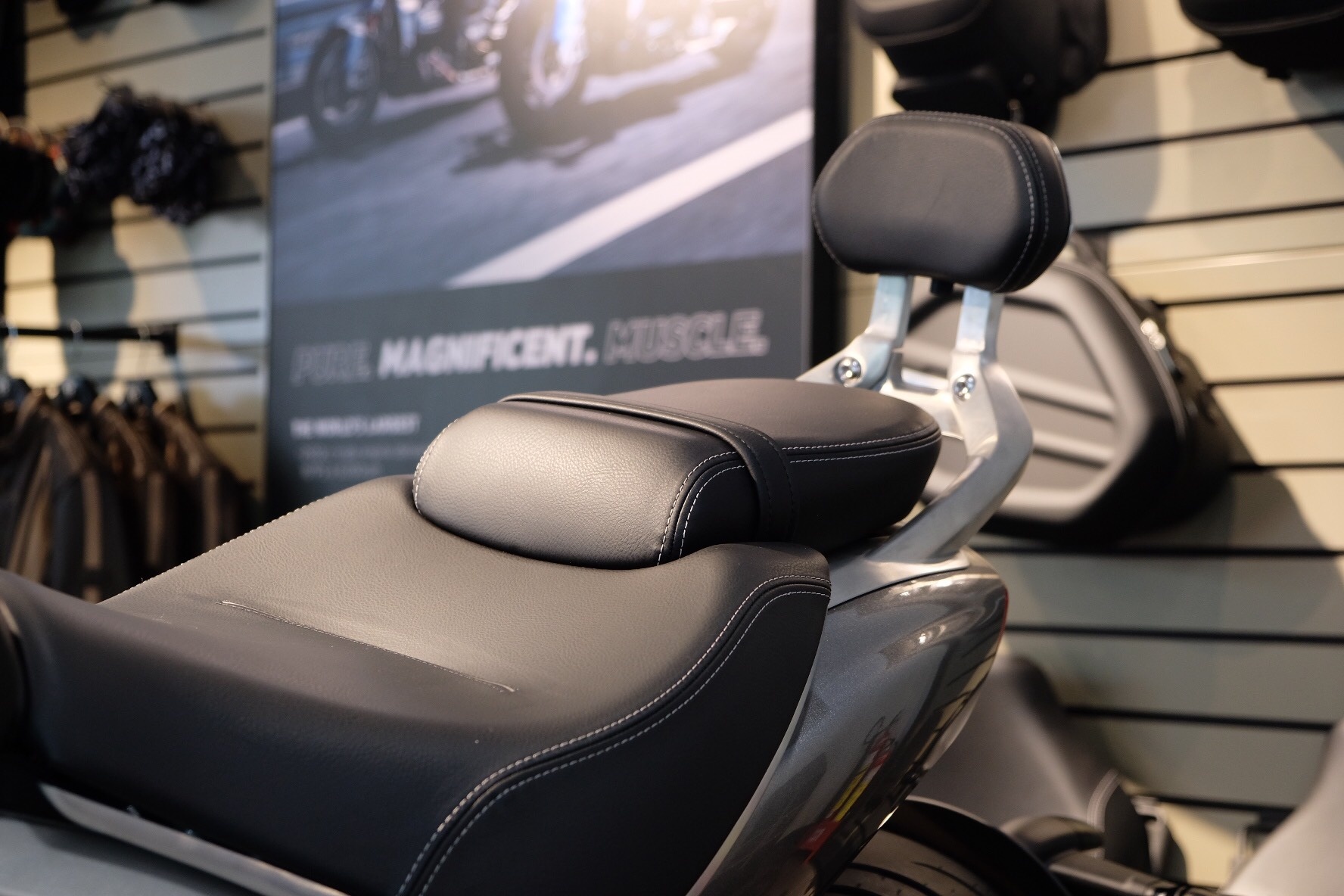 Triumph Rocket 3 ra mắt VN ảnh 5 Triumph Rocket 3 ra mat VN anh 5