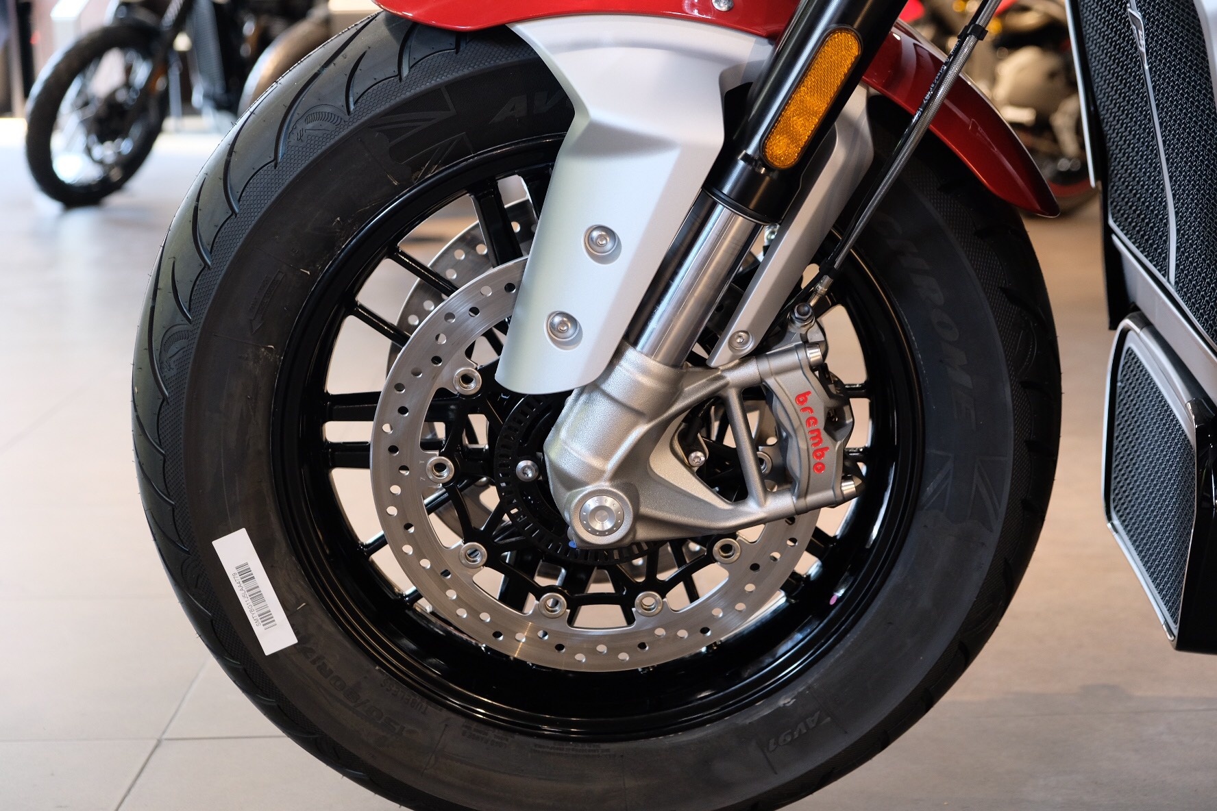 So sanh Triumph Rocket 3 voi Ducati Diavel 1260 anh 7