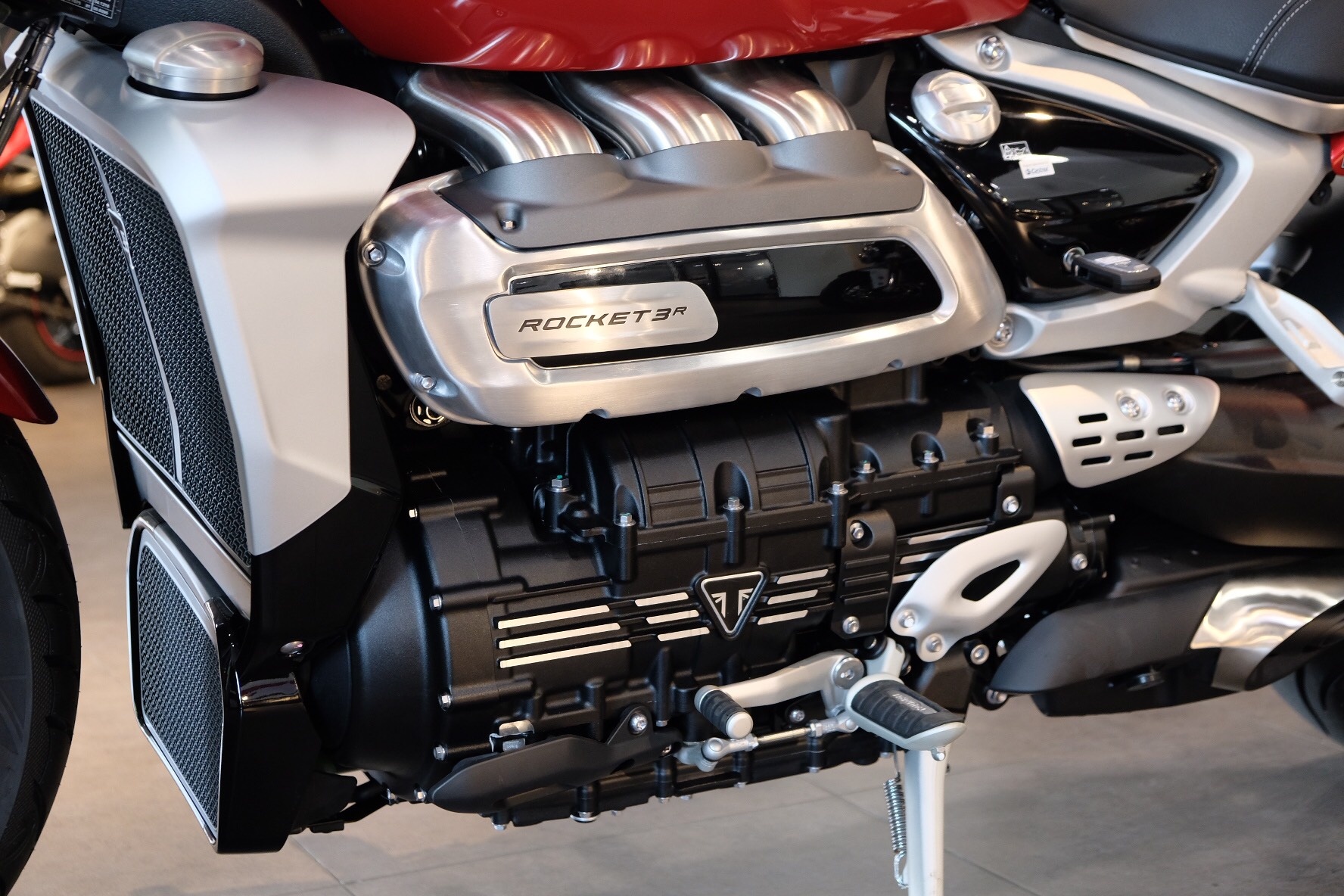 Triumph Rocket 3 ra mat VN anh 13