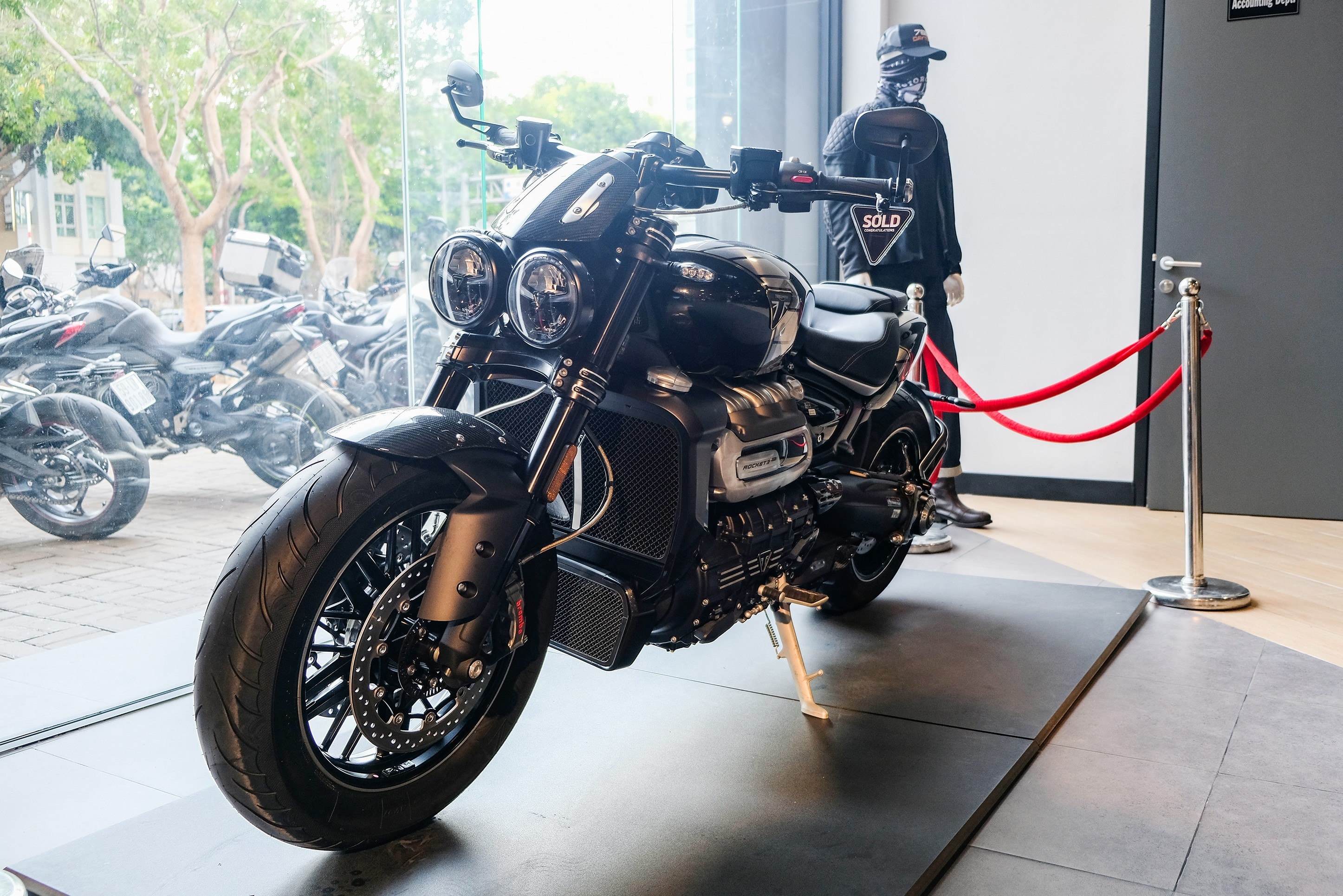 Triumph Rocket 3 TFC ve Viet Nam anh 1