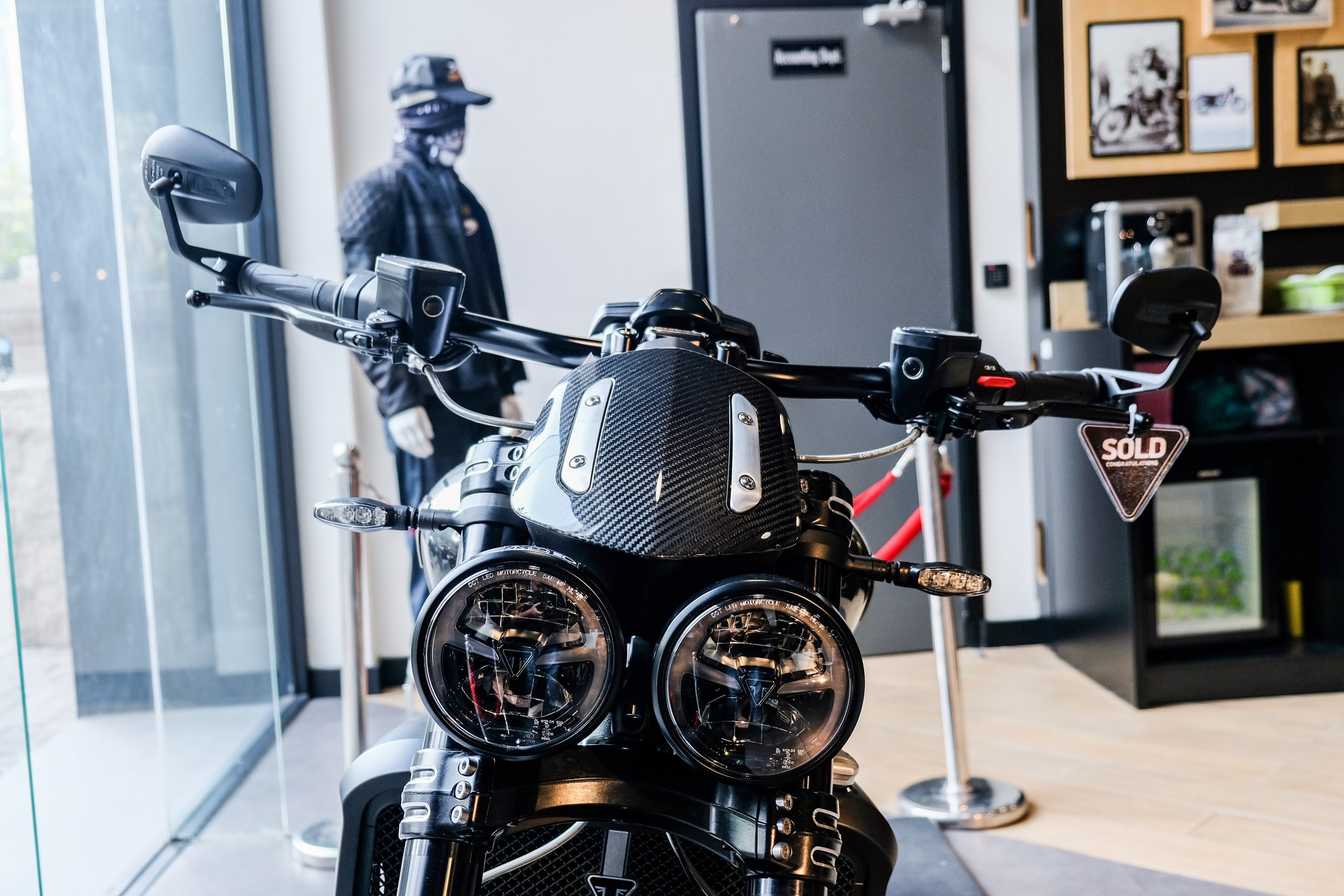 Triumph Rocket 3 TFC ve Viet Nam anh 3