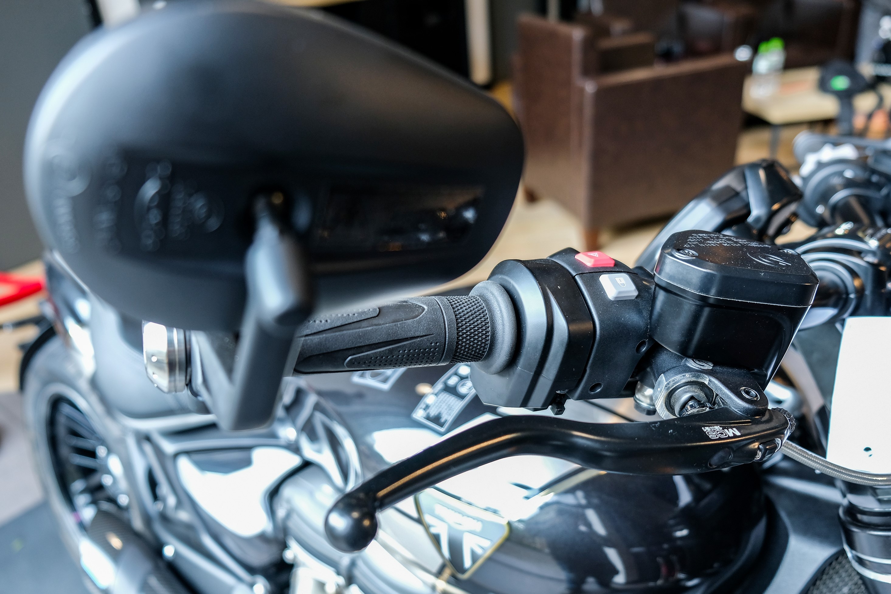 Triumph Rocket 3 TFC ve Viet Nam anh 7