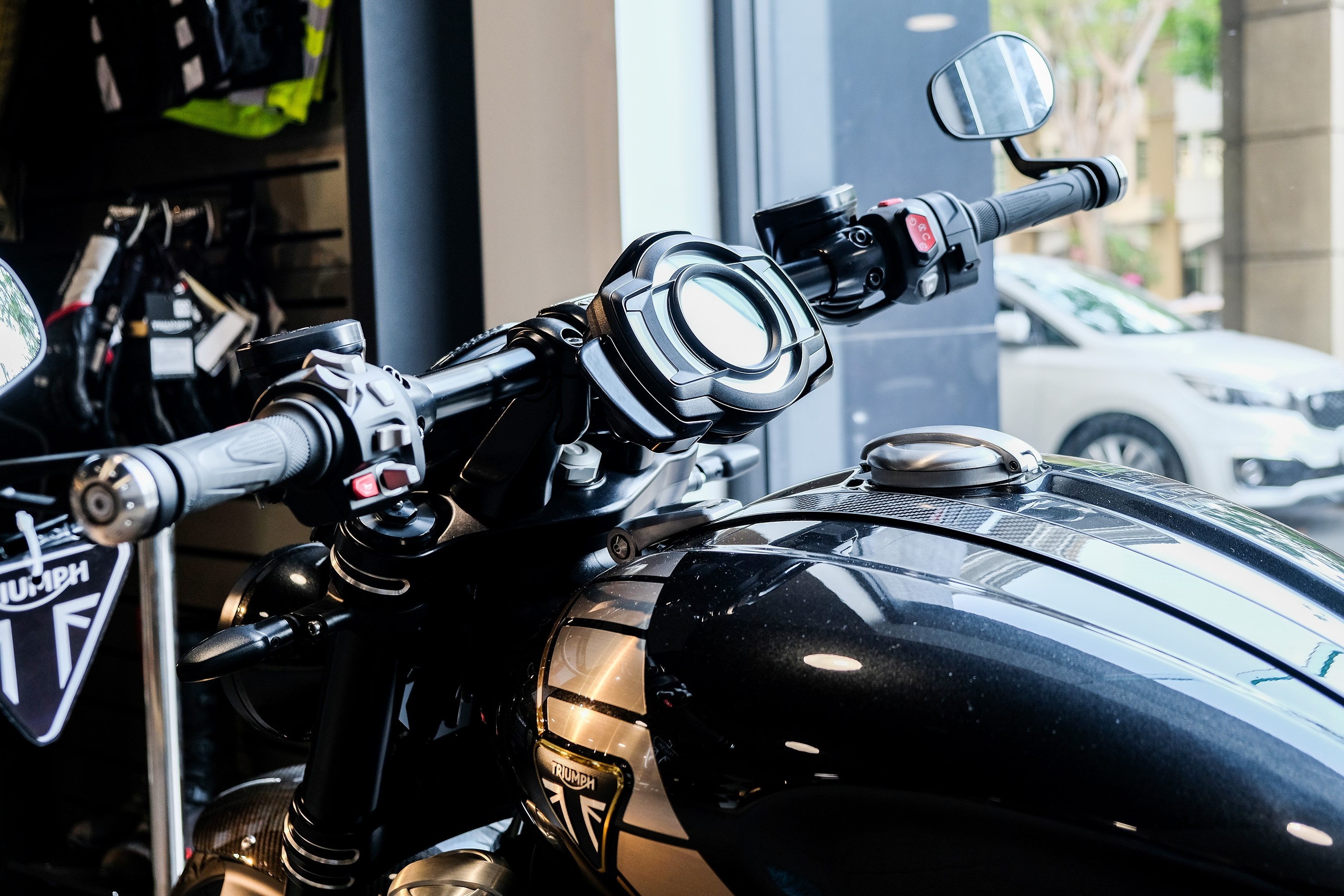 Triumph Rocket 3 TFC ve Viet Nam anh 5