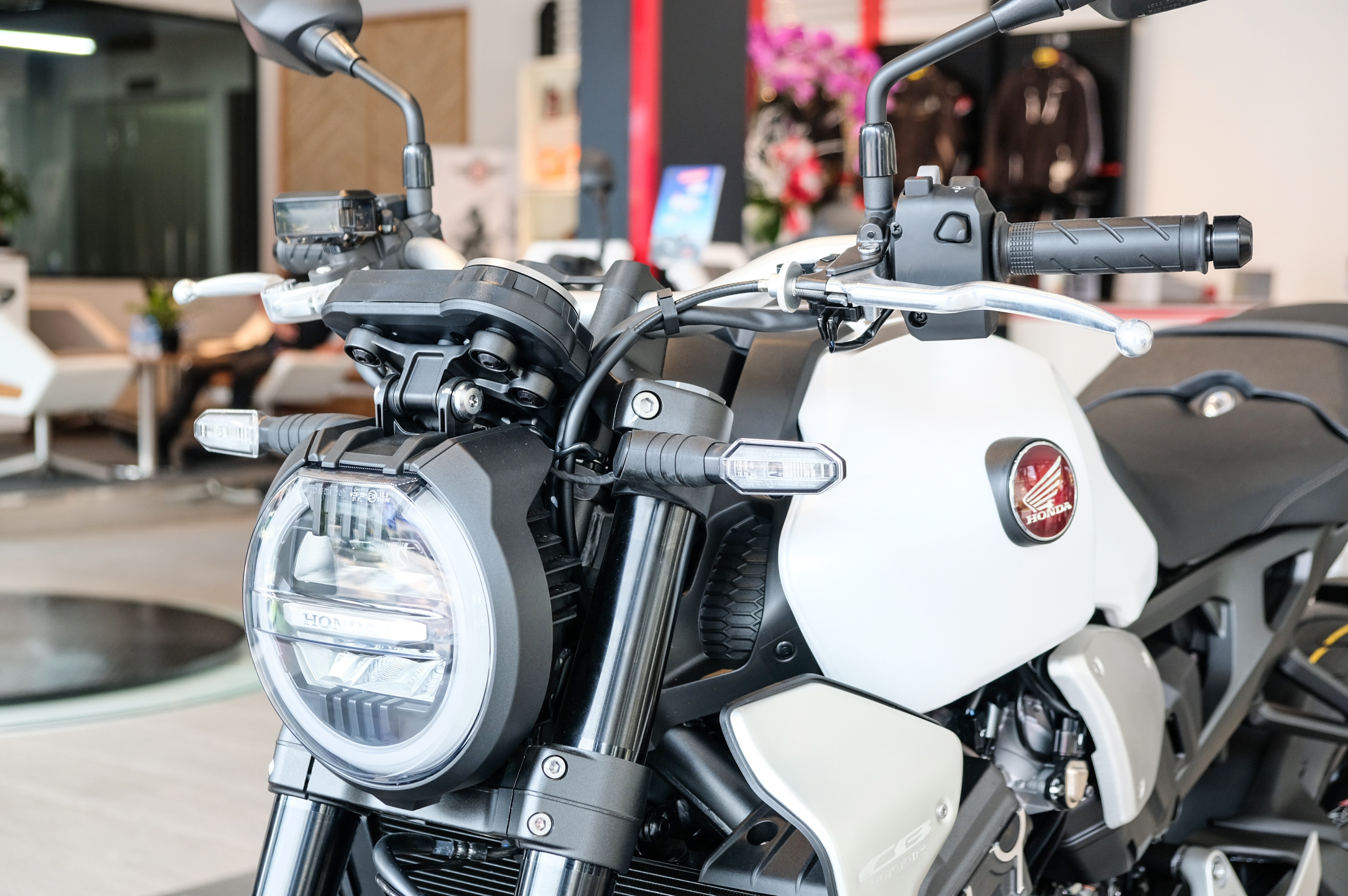 Chi tiet Honda CB1000R 2020 tai VN anh 4