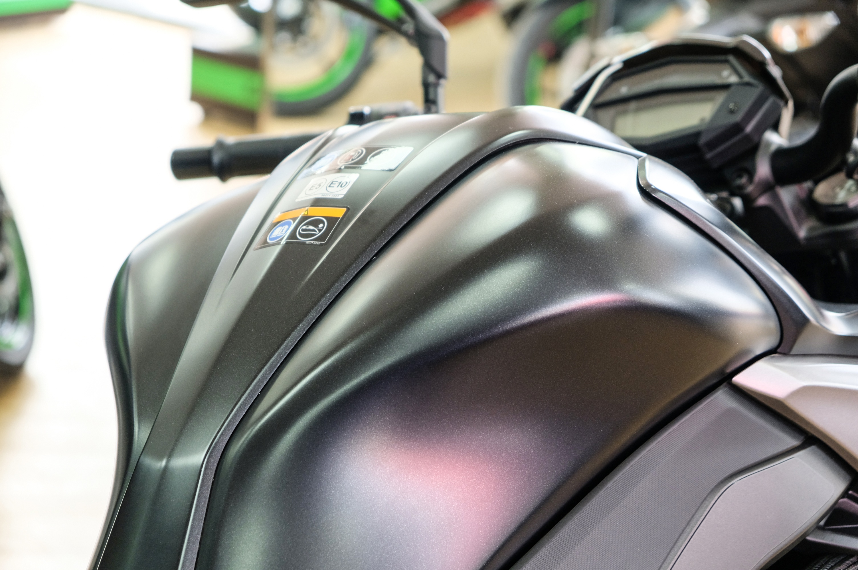 Kawasaki Z1000 2020 về VN, tăng giá so với đời cũ ảnh 8 Kawasaki Z1000 2020 ve VN, tang gia so voi doi cu anh 8