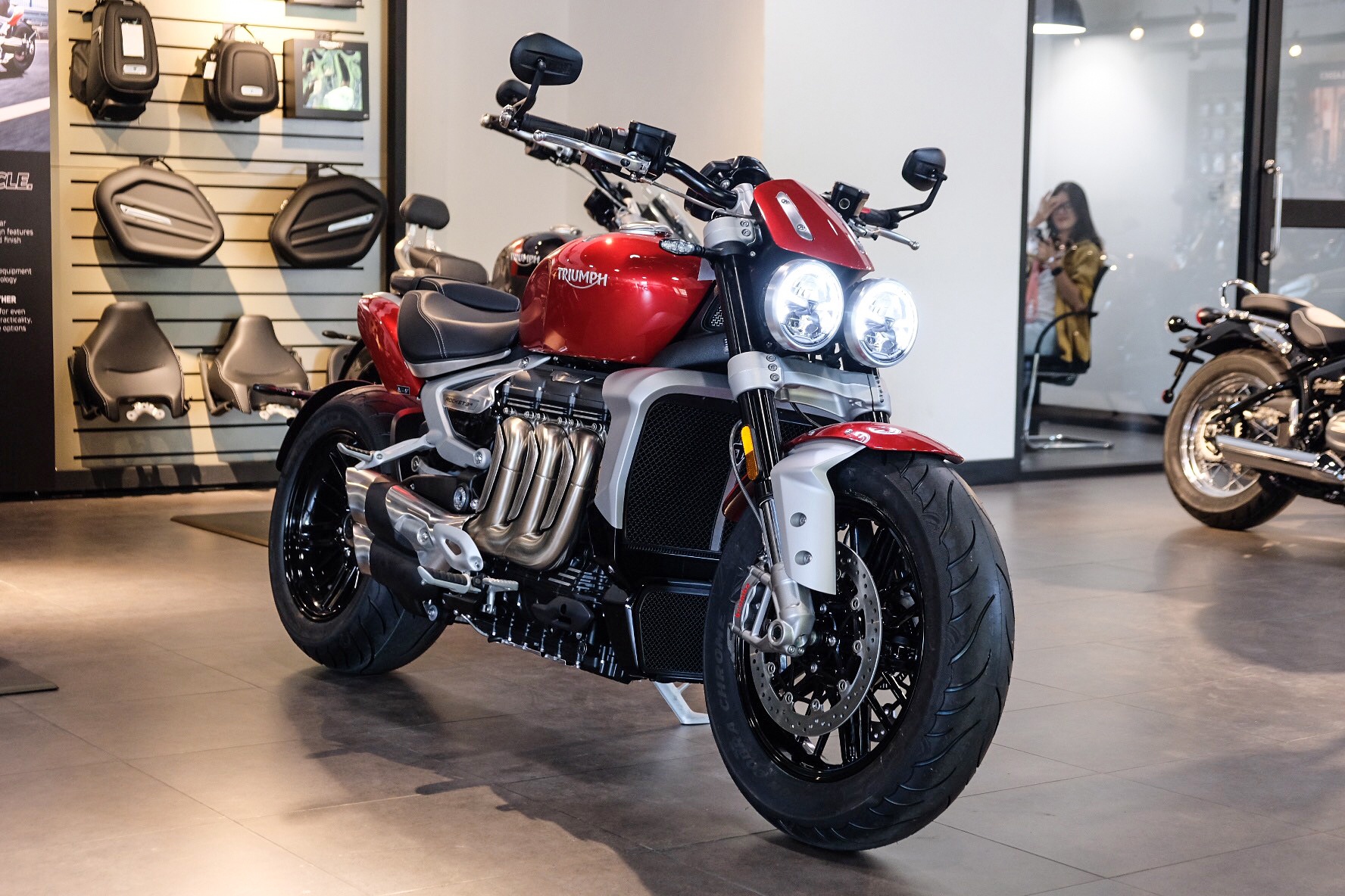 power cruiser phan phoi chinh hang tai Viet Nam anh 6