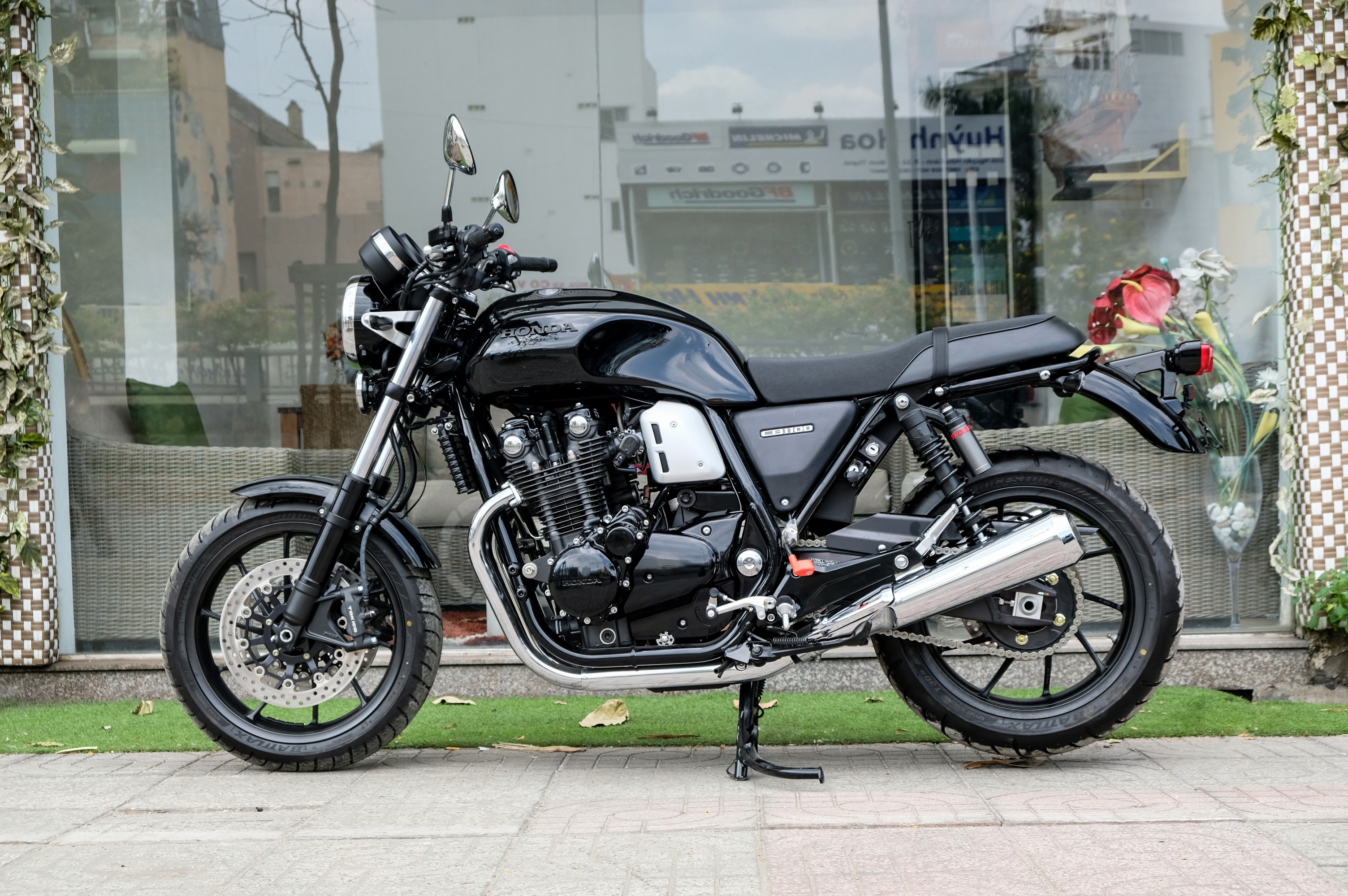 Moto co dien Honda CB1100 RS gia hon 500 trieu anh 2