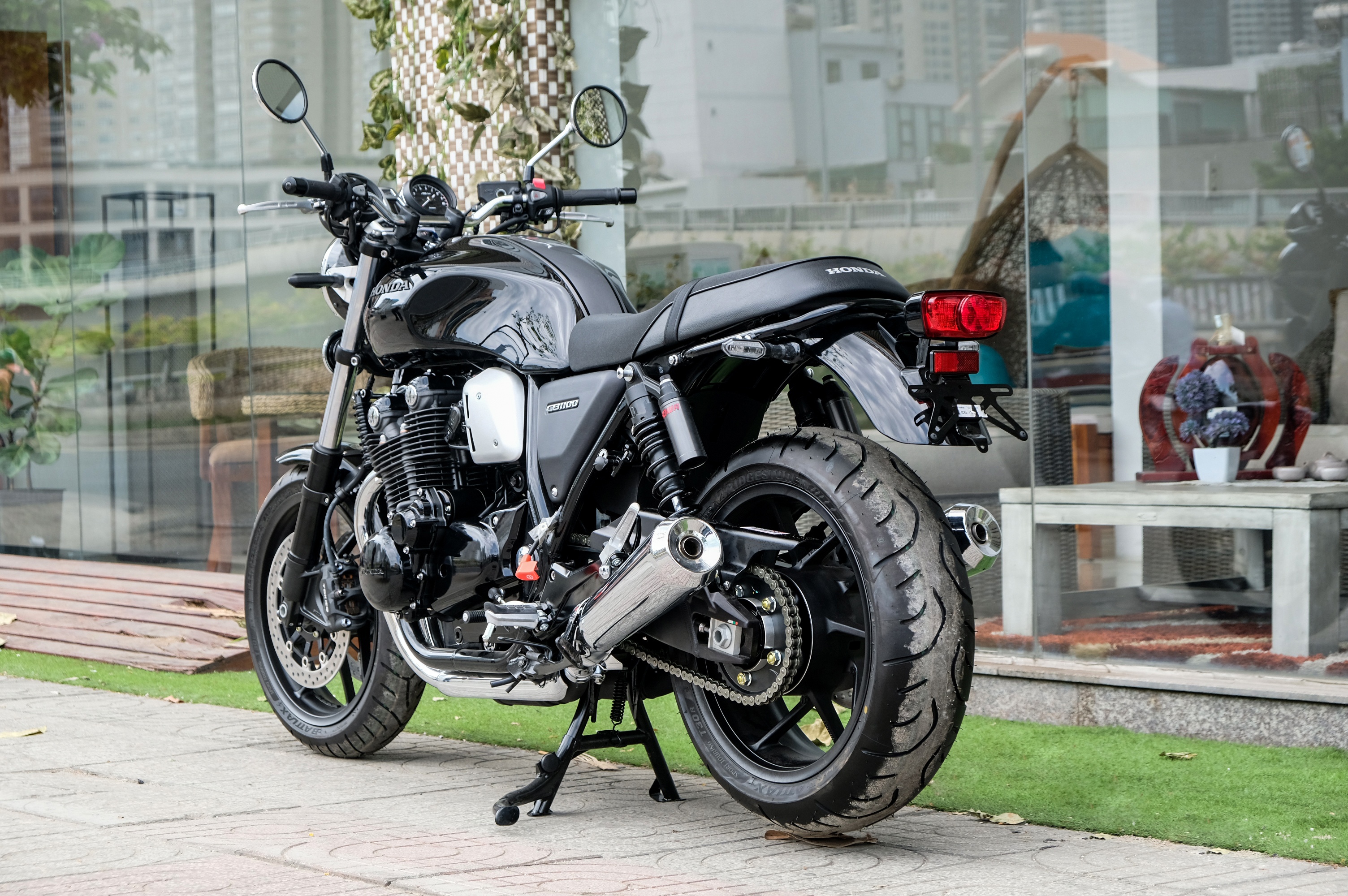 Moto co dien Honda CB1100 RS gia hon 500 trieu anh 3