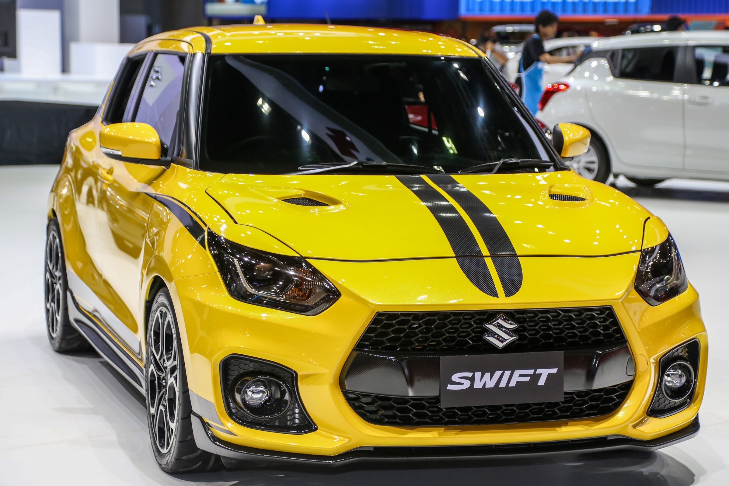 Suzuki Swift Sport 2020 co dong co hybrid, gia tu 19.400 USD hinh anh