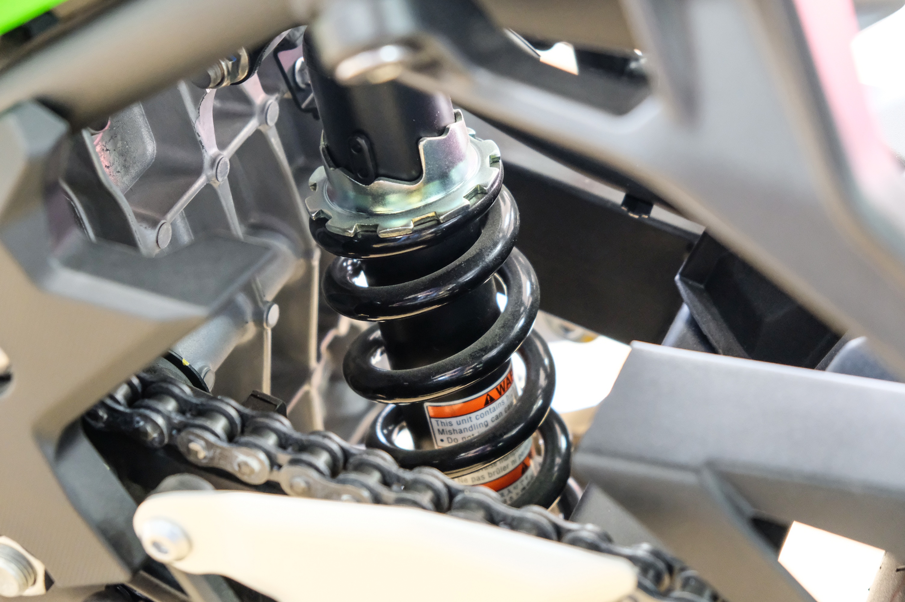 Kawasaki Ninja 400 KRT anh 10