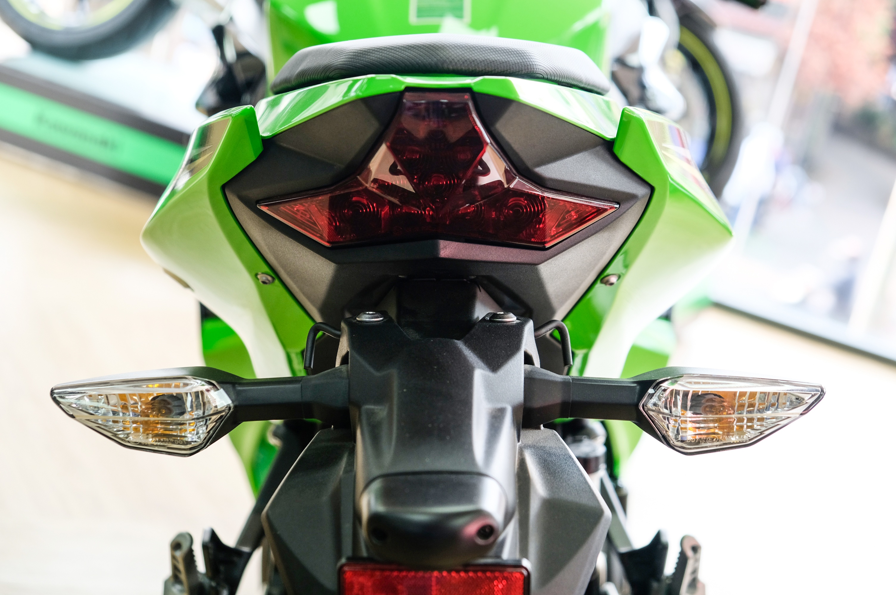 Kawasaki Ninja 400 KRT anh 8