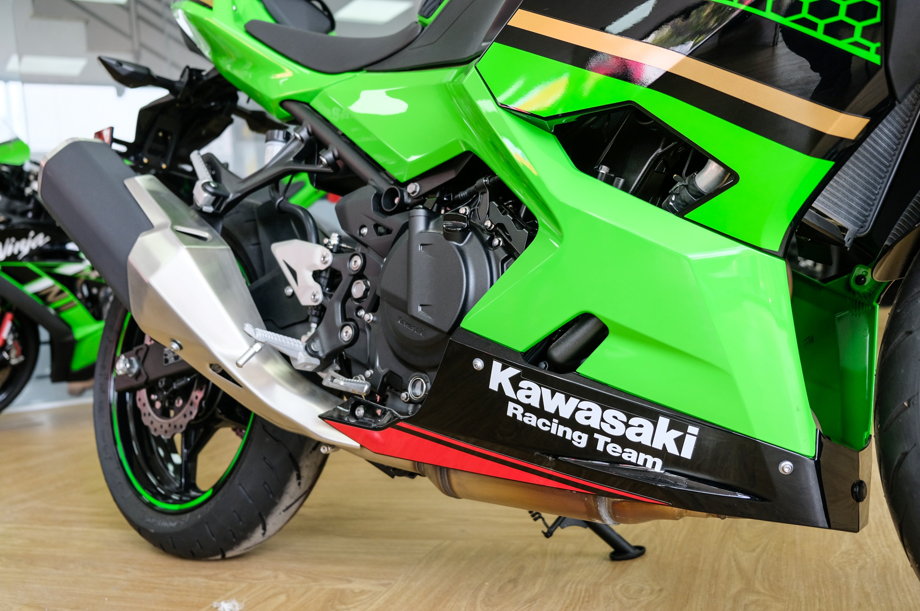 Kawasaki Ninja 400 KRT anh 6