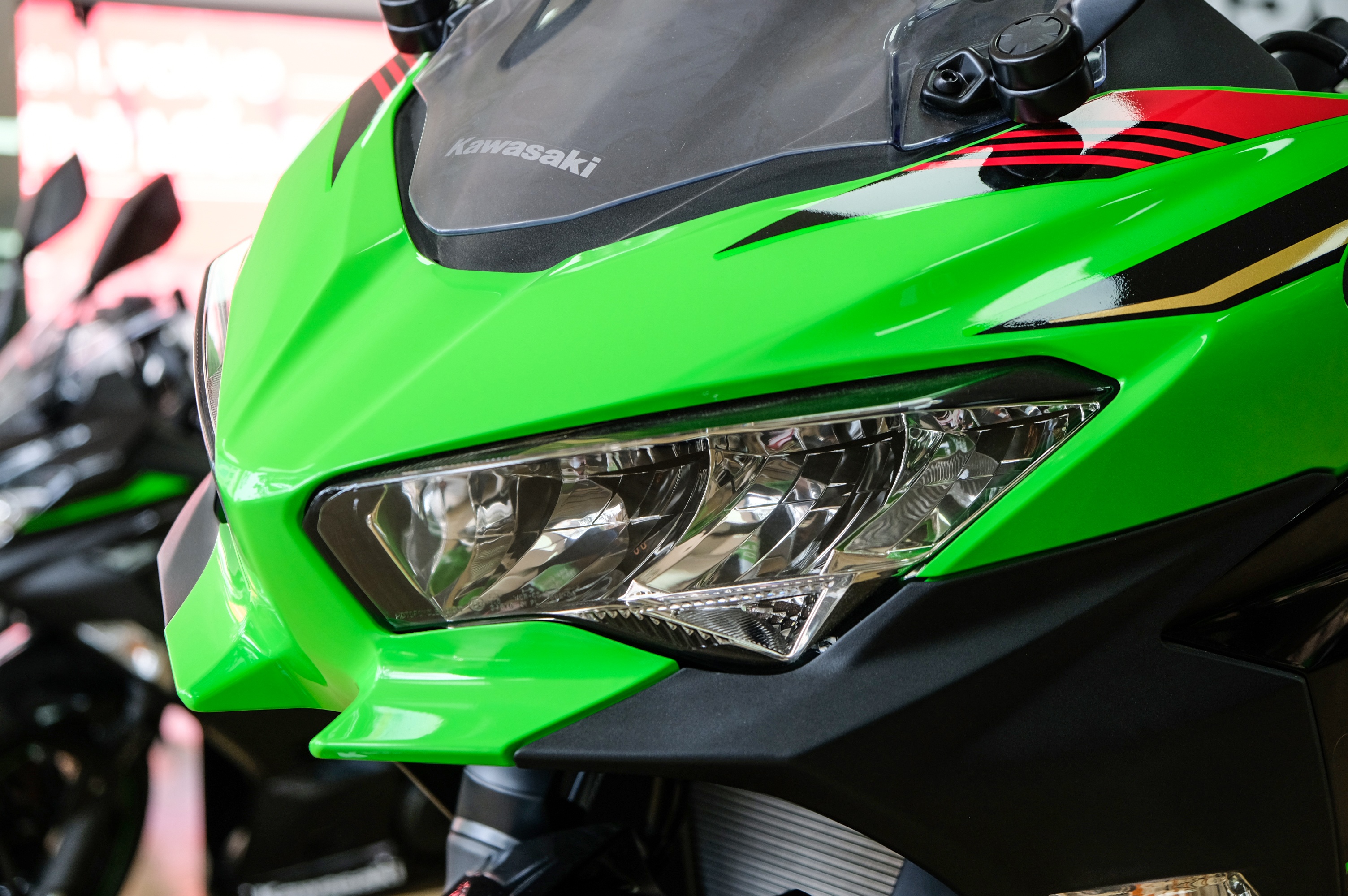 Kawasaki Ninja 400 KRT anh 5