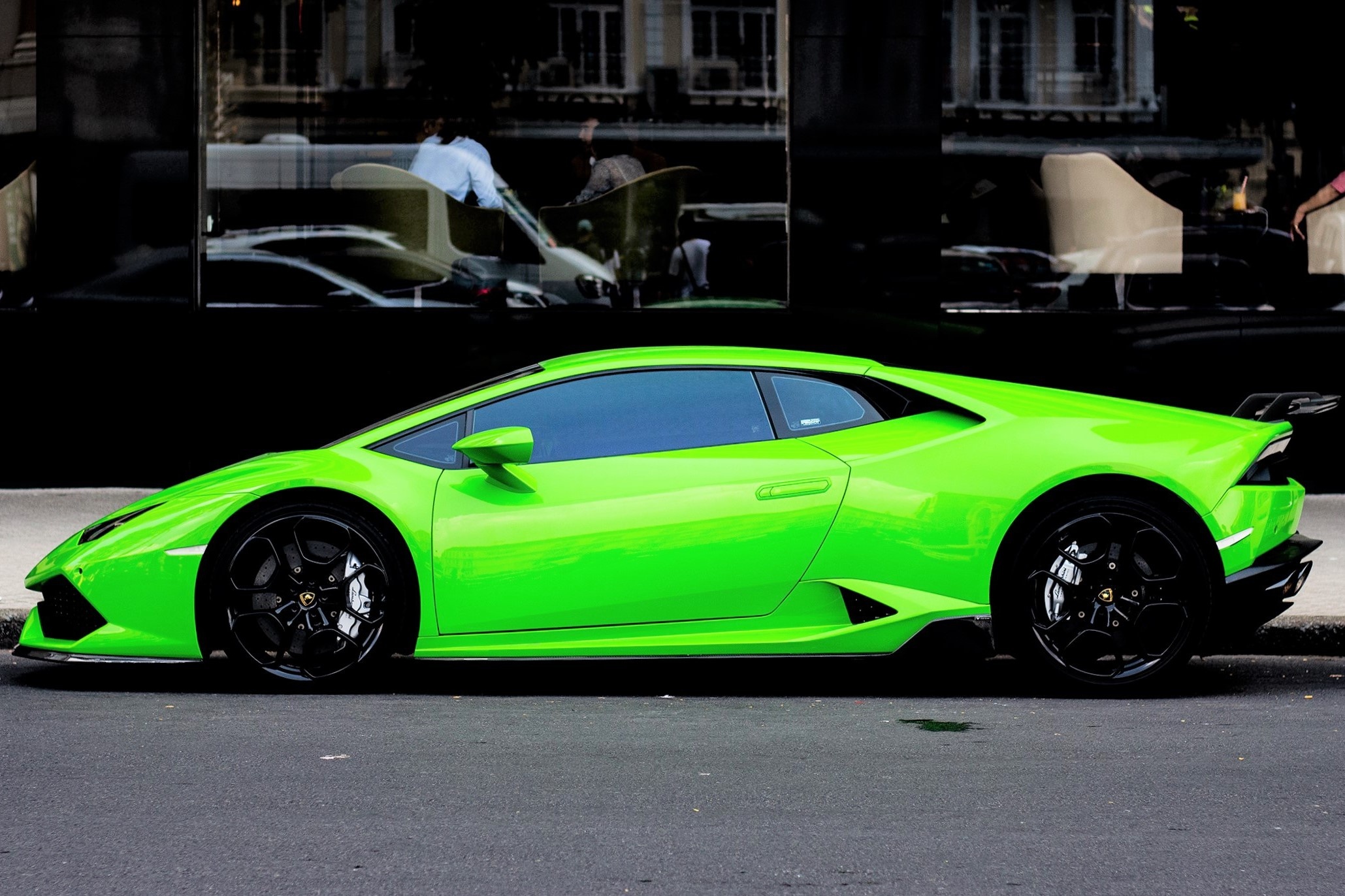 Lamborghini Huracan màu đỏ ảnh 4 Lamborghini Huracan mau do anh 4
