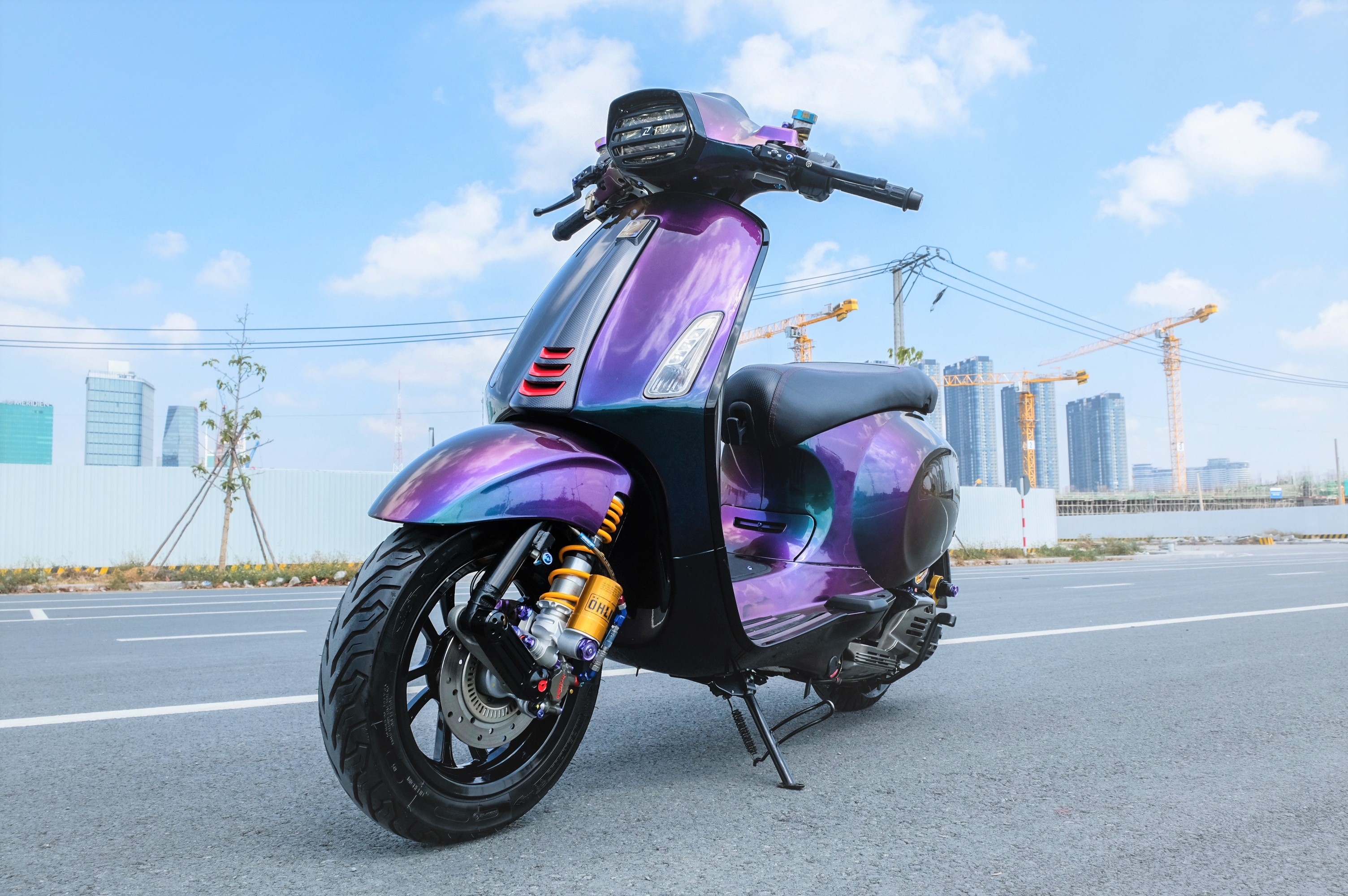 Vespa Sprint mau la voi goi do hon 130 trieu tai TP.HCM hinh anh