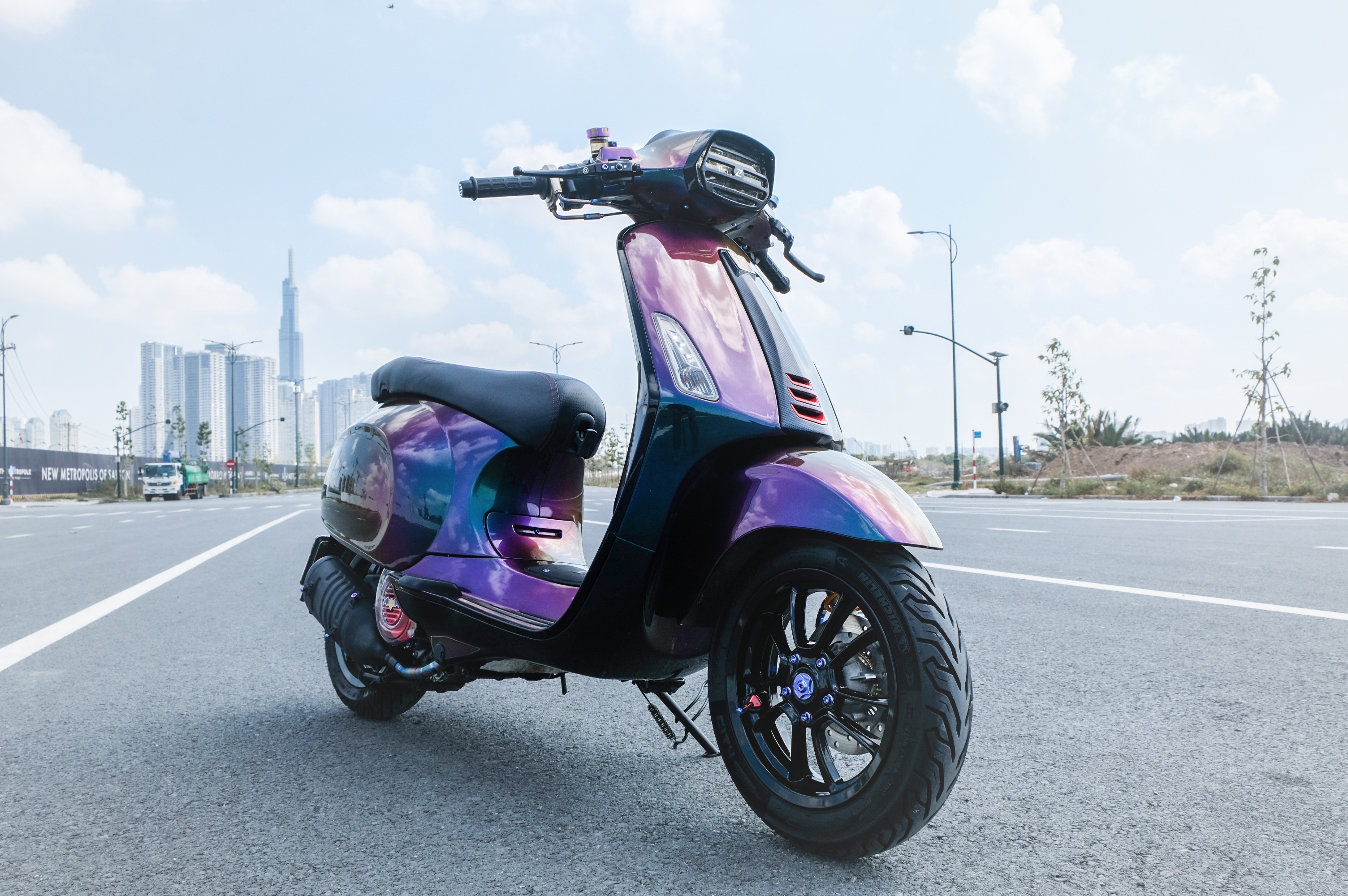 Vespa Sprint voi mau son chuyen sac anh 1