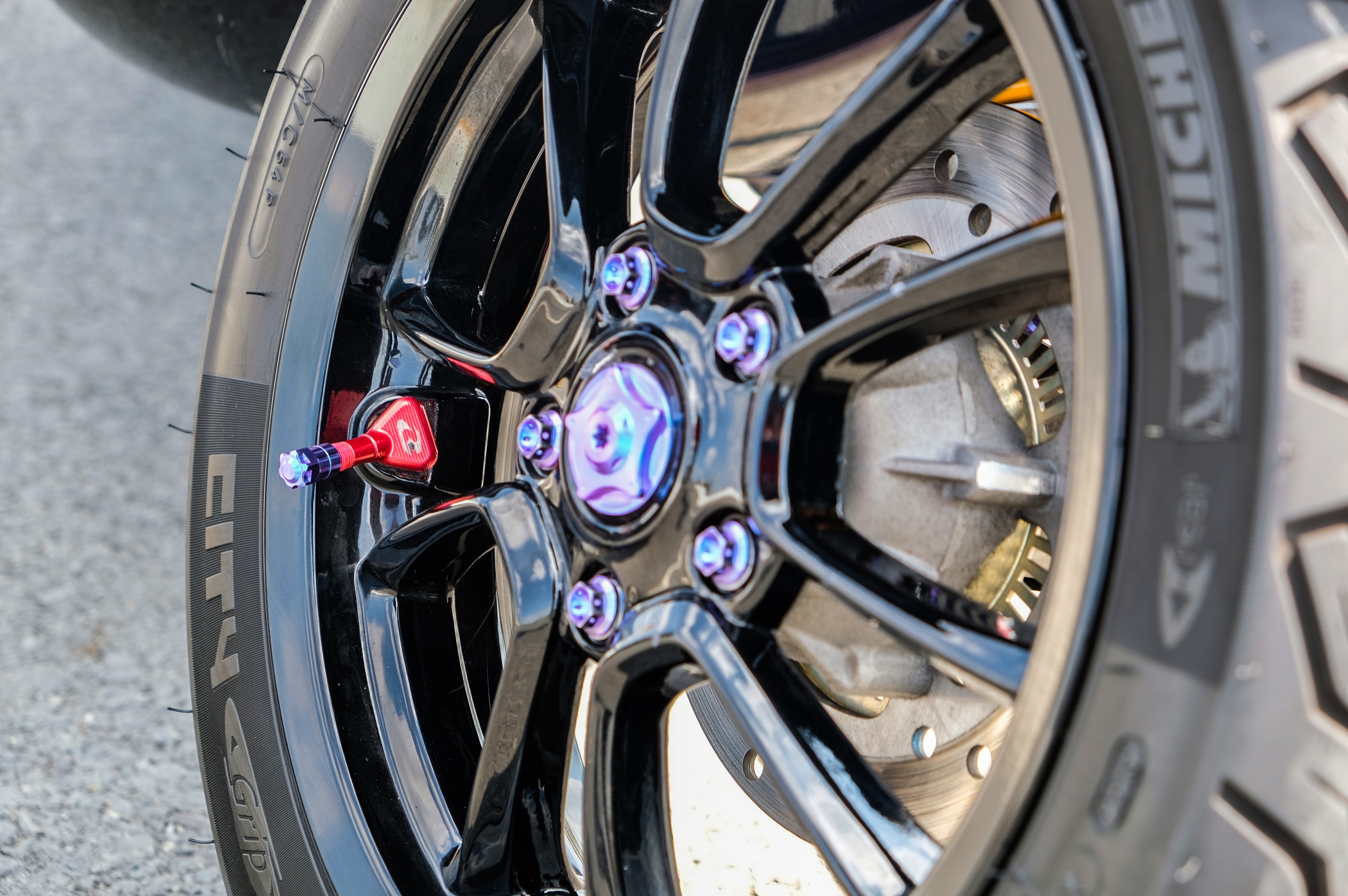 Vespa Sprint voi mau son chuyen sac anh 10