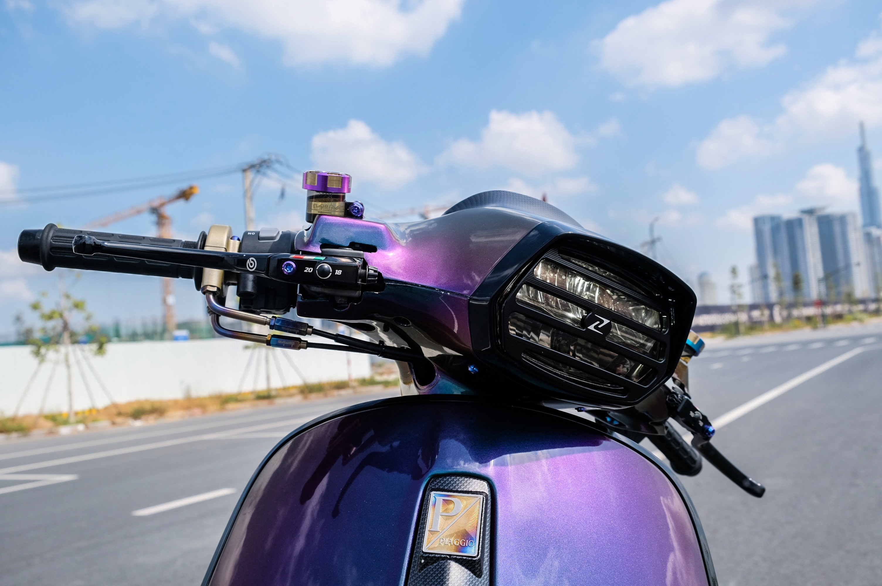 Vespa Sprint voi mau son chuyen sac anh 5