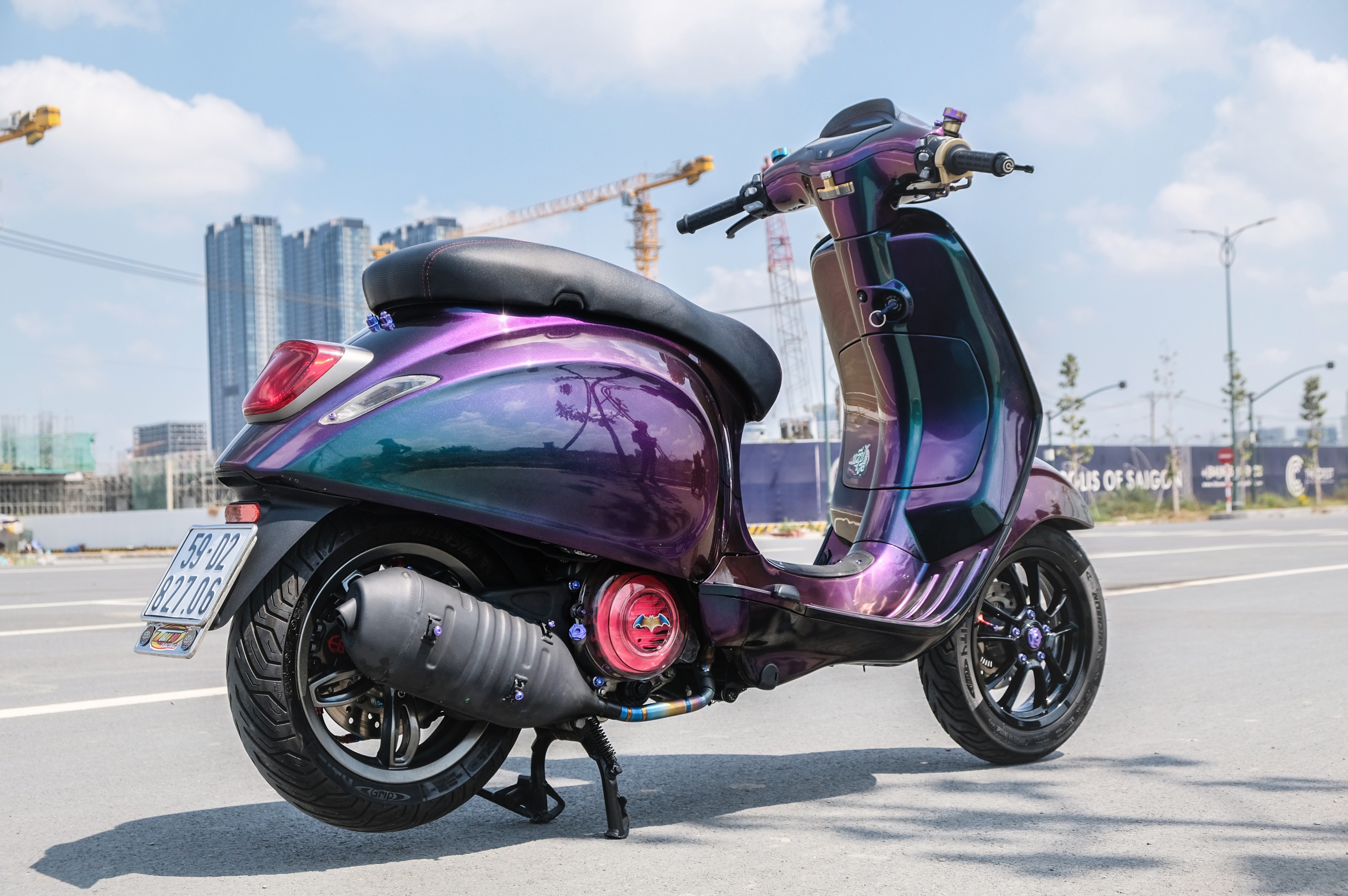 Vespa Sprint voi mau son chuyen sac anh 12