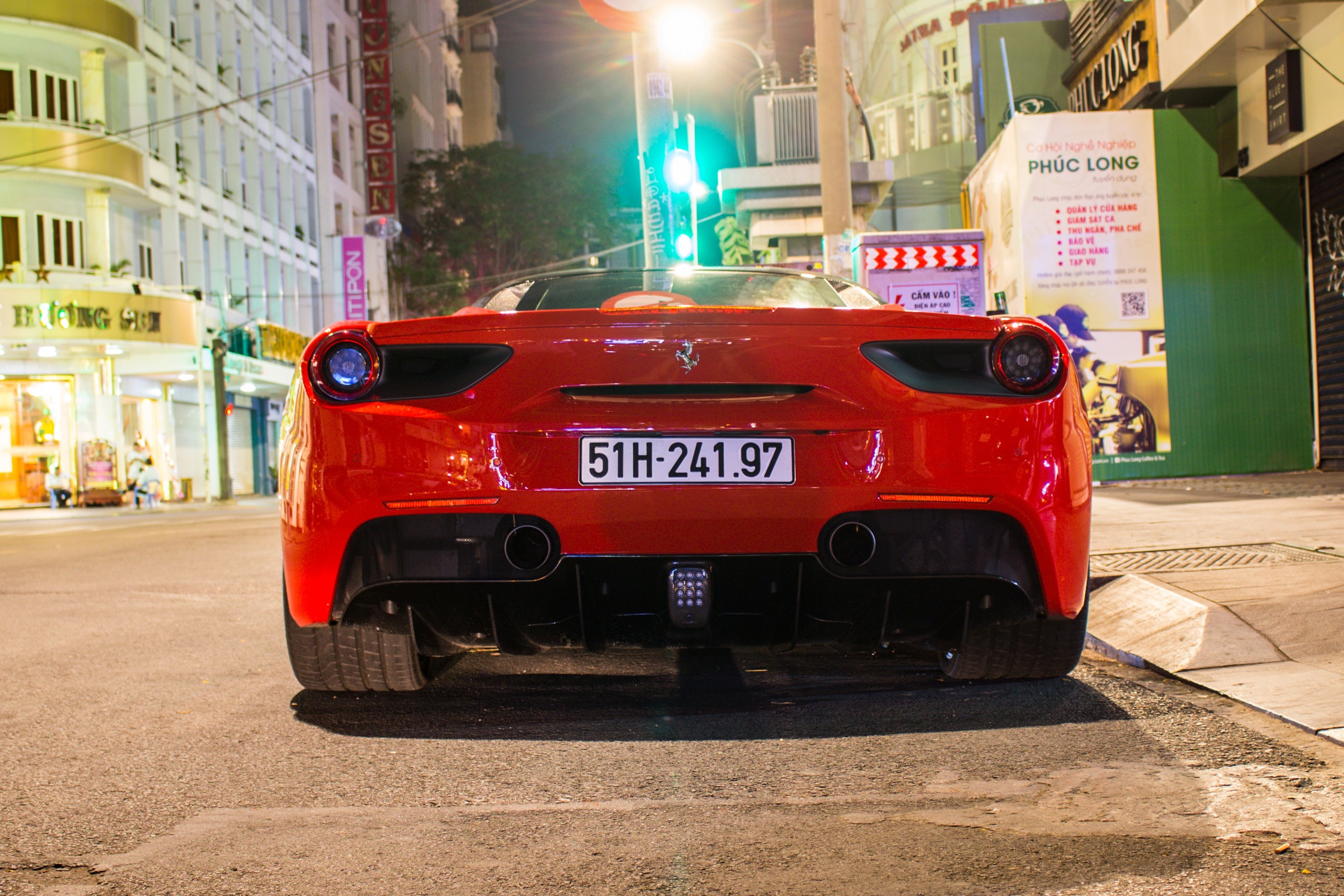 Ferrari 488 GTB ve voi chu moi anh 6