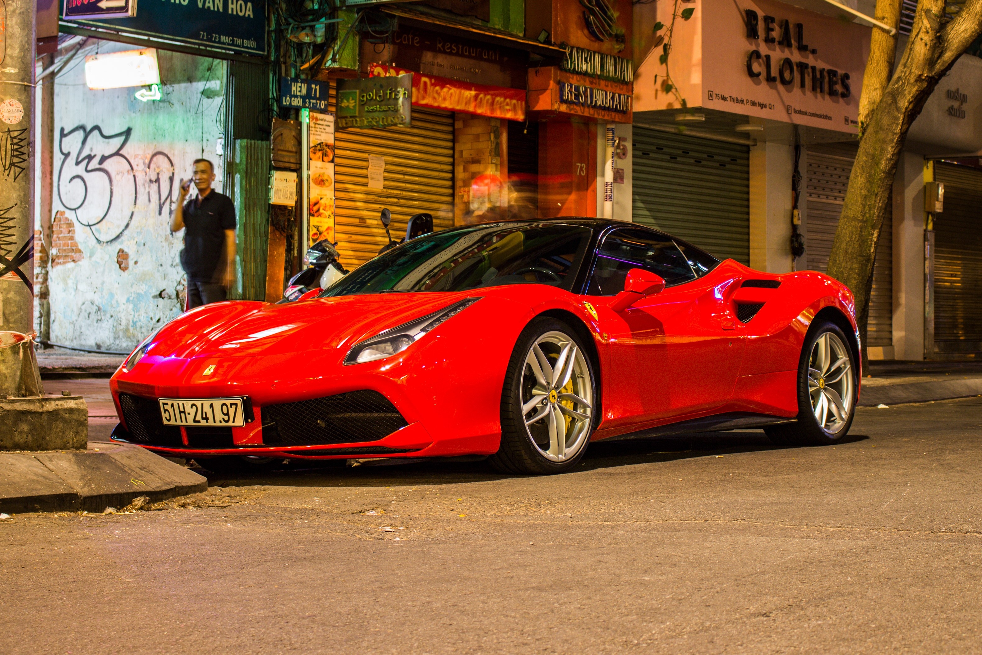 Ferrari 488 GTB ve voi chu moi anh 11