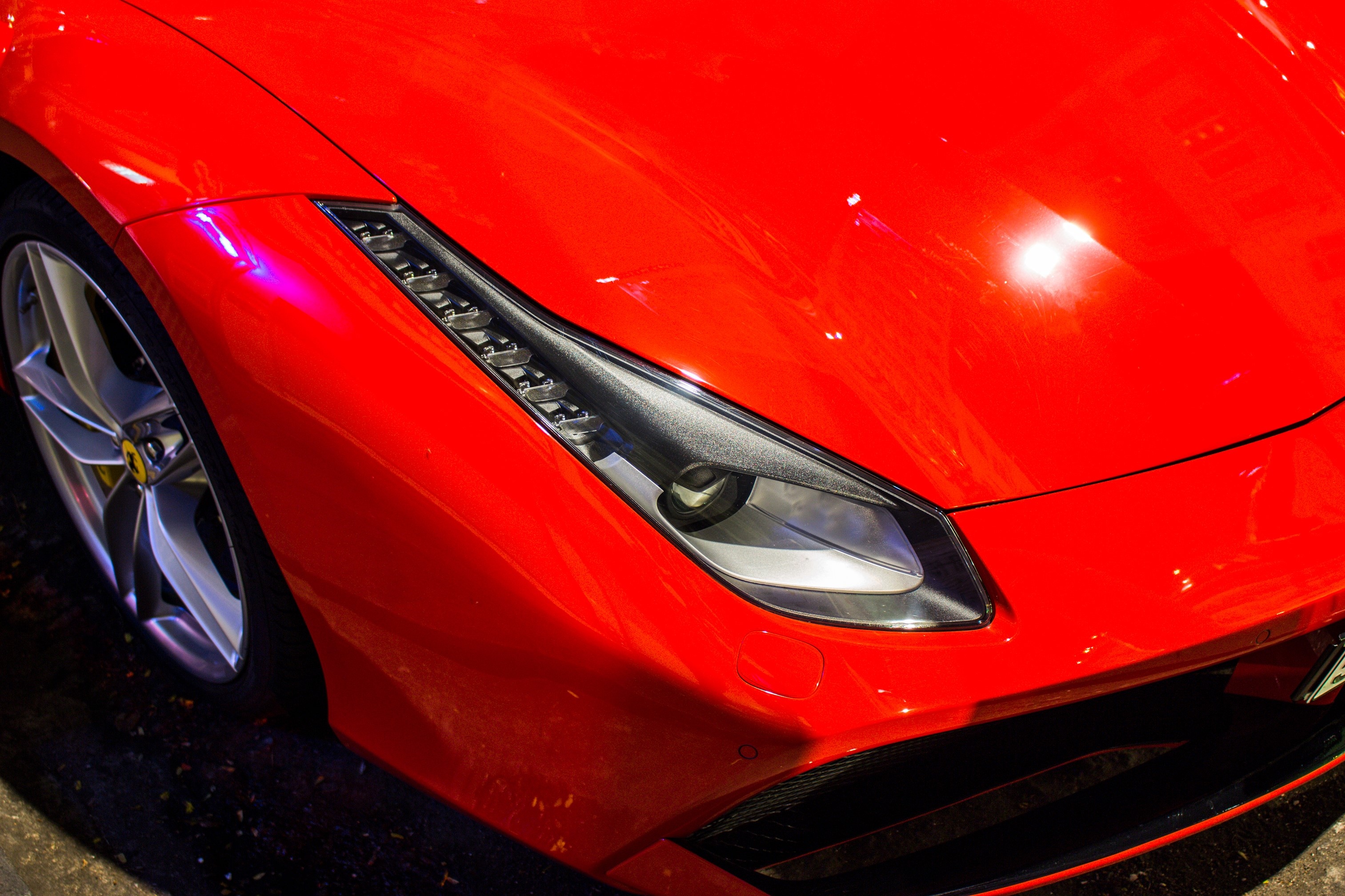 Ferrari 488 GTB ve voi chu moi anh 7