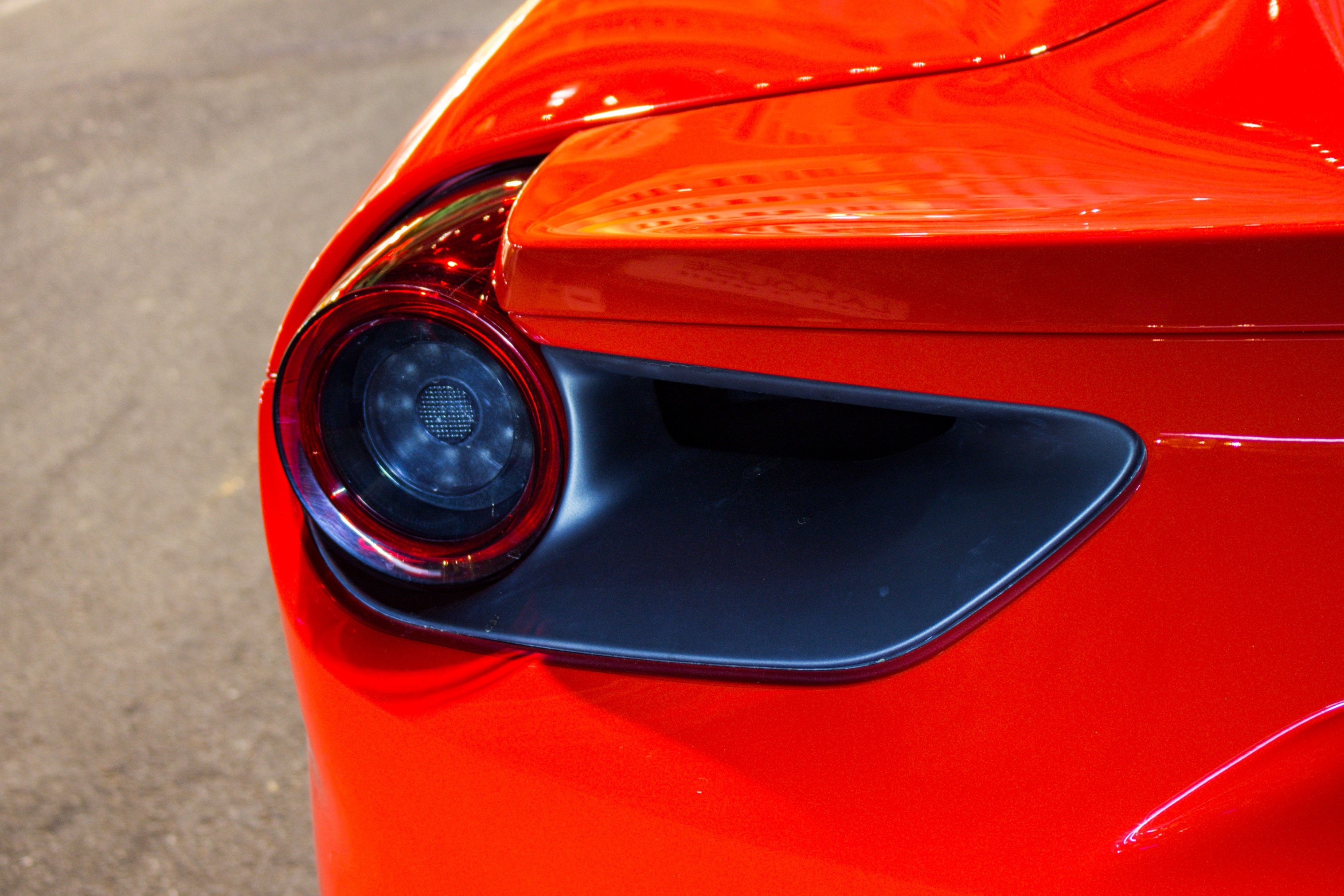 Ferrari 488 GTB ve voi chu moi anh 10