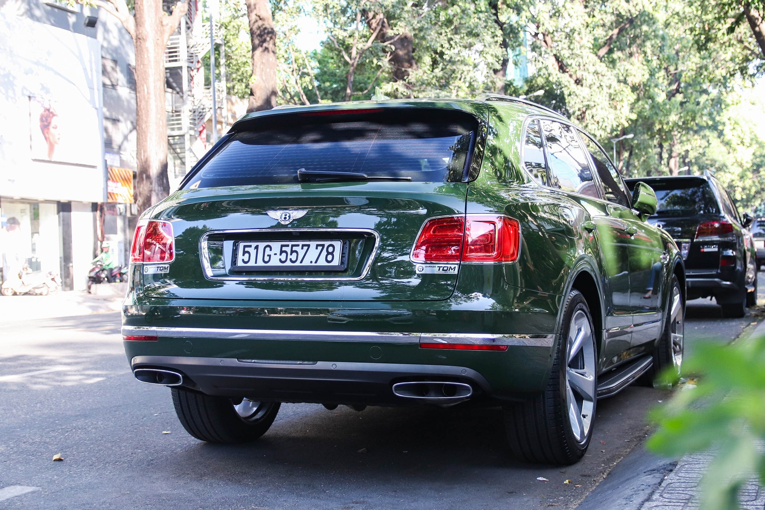 Bentley Bentayga màu xanh lá độc nhất VN ảnh 3 Bentley Bentayga mau xanh la doc nhat VN anh 3