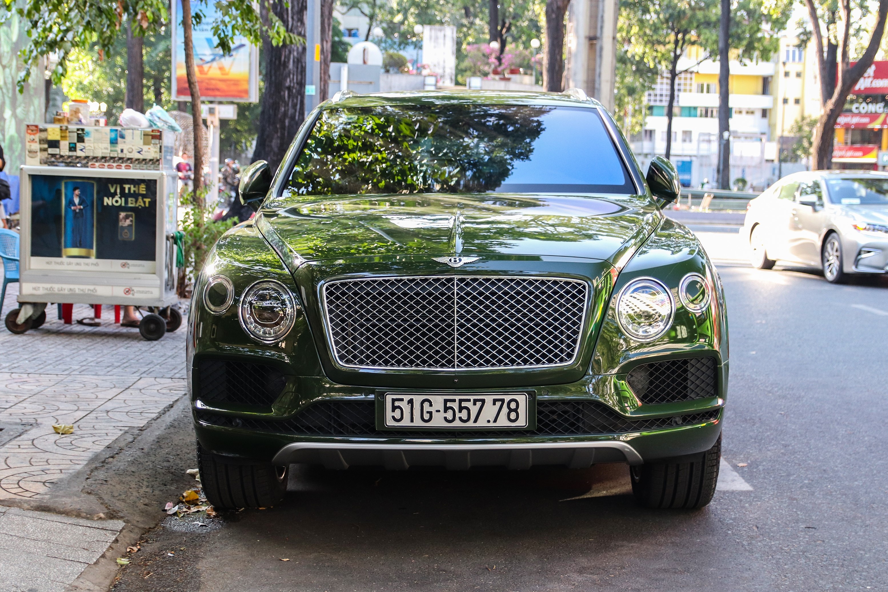 Bentley Bentayga màu xanh lá độc nhất VN ảnh 2 Bentley Bentayga mau xanh la doc nhat VN anh 2