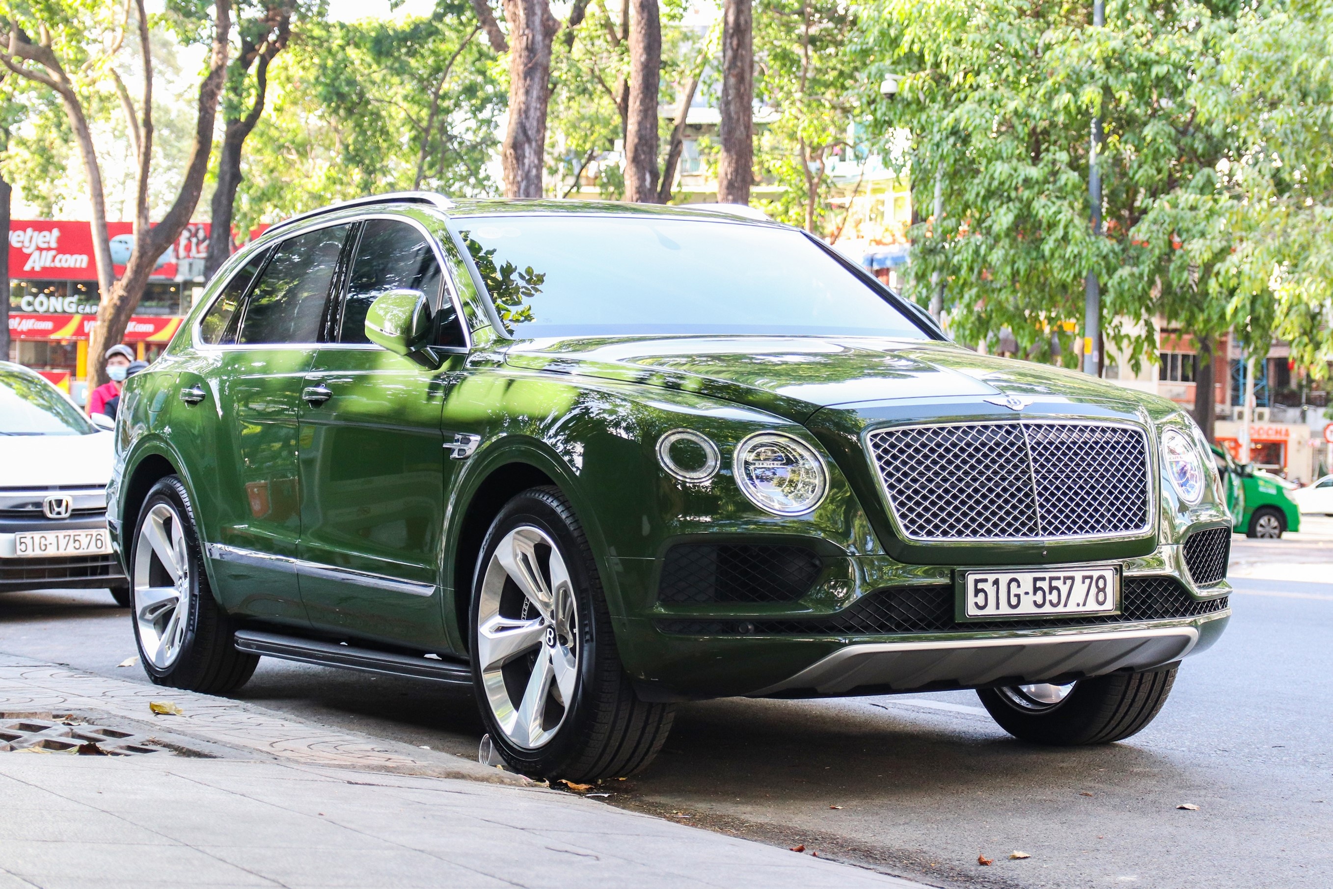 Bentley Bentayga màu xanh lá độc nhất VN ảnh 7 Bentley Bentayga mau xanh la doc nhat VN anh 7