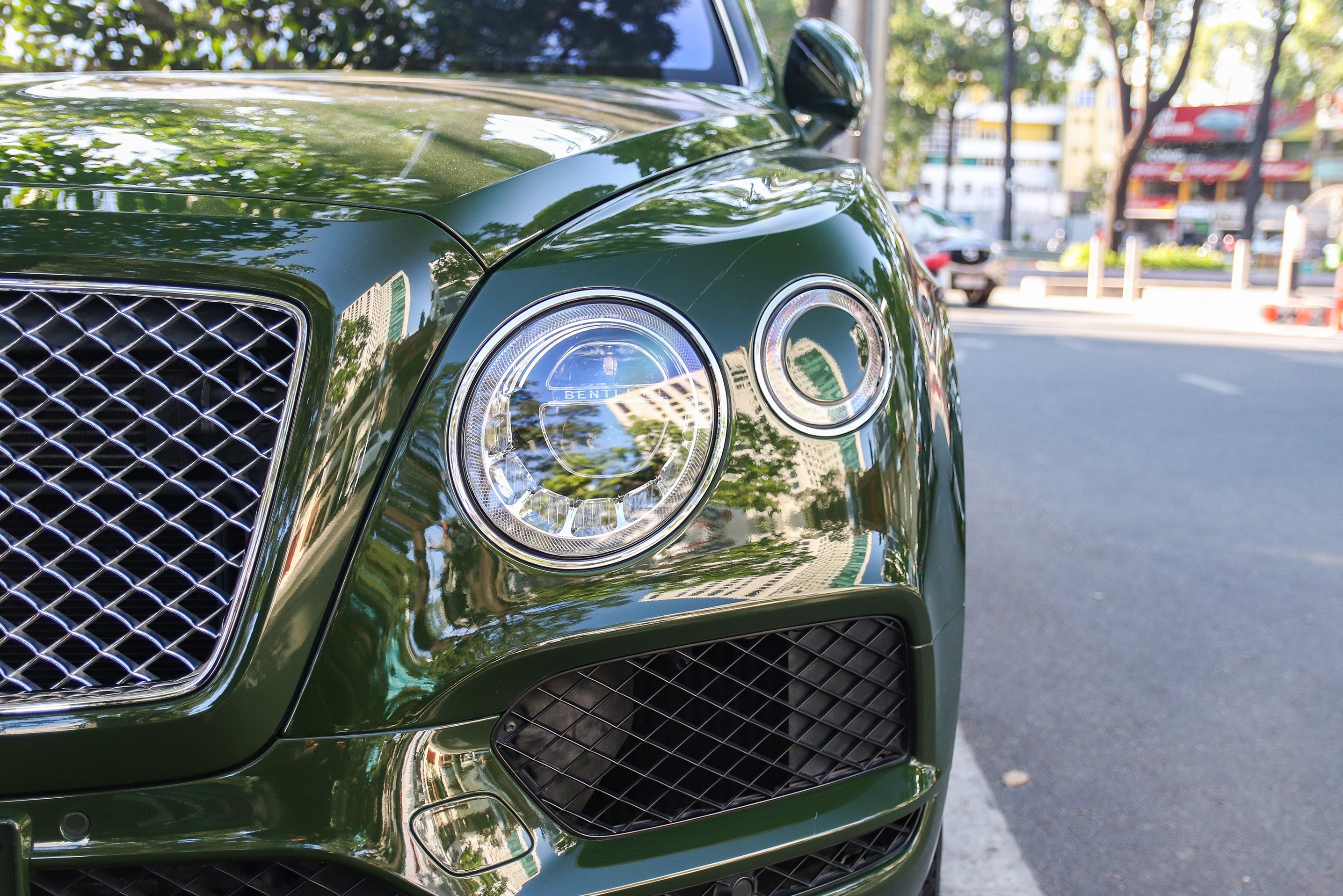 Bentley Bentayga màu xanh lá độc nhất VN ảnh 6 Bentley Bentayga mau xanh la doc nhat VN anh 6