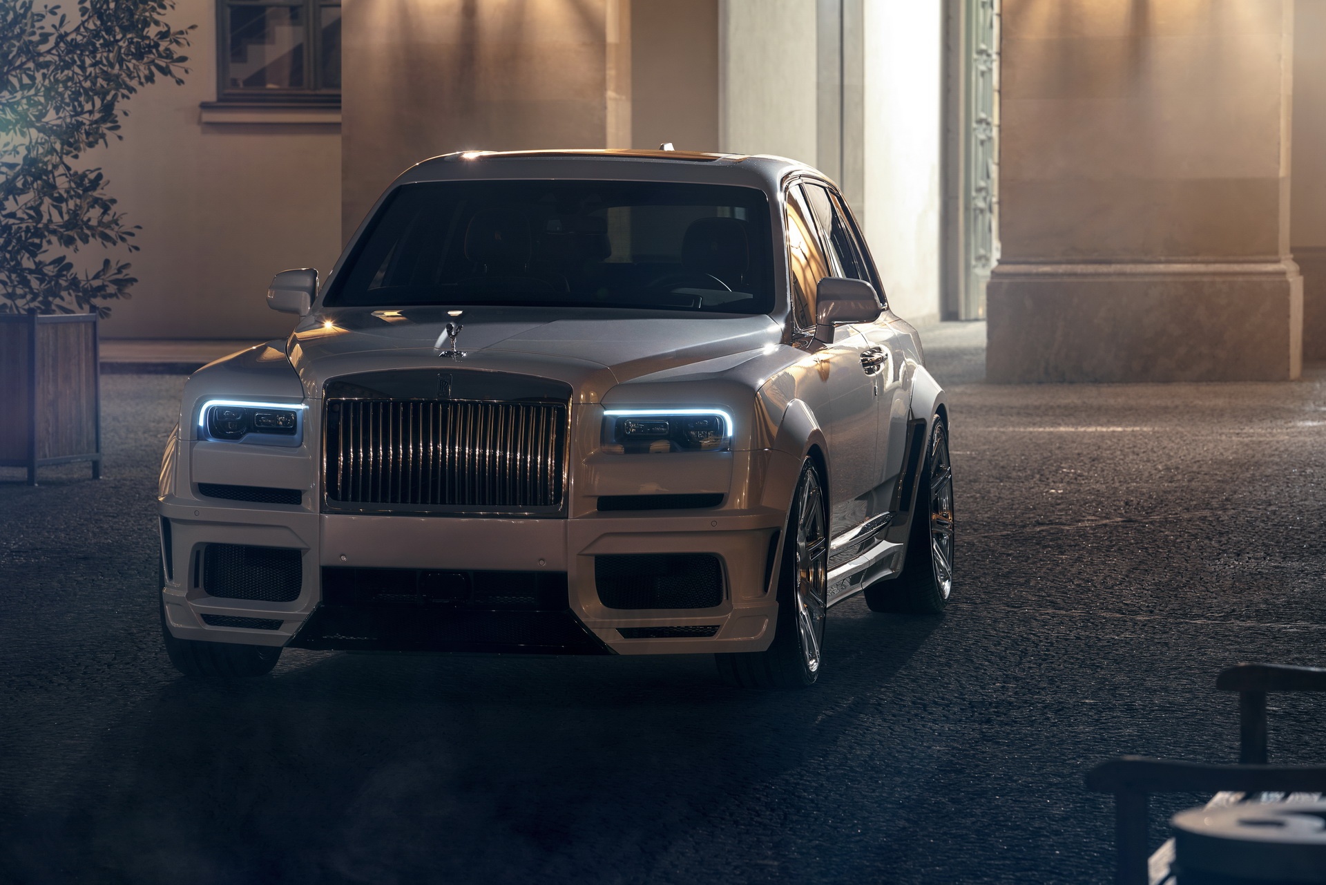 Rolls-Royce Cullinan phien ban than rong anh 2