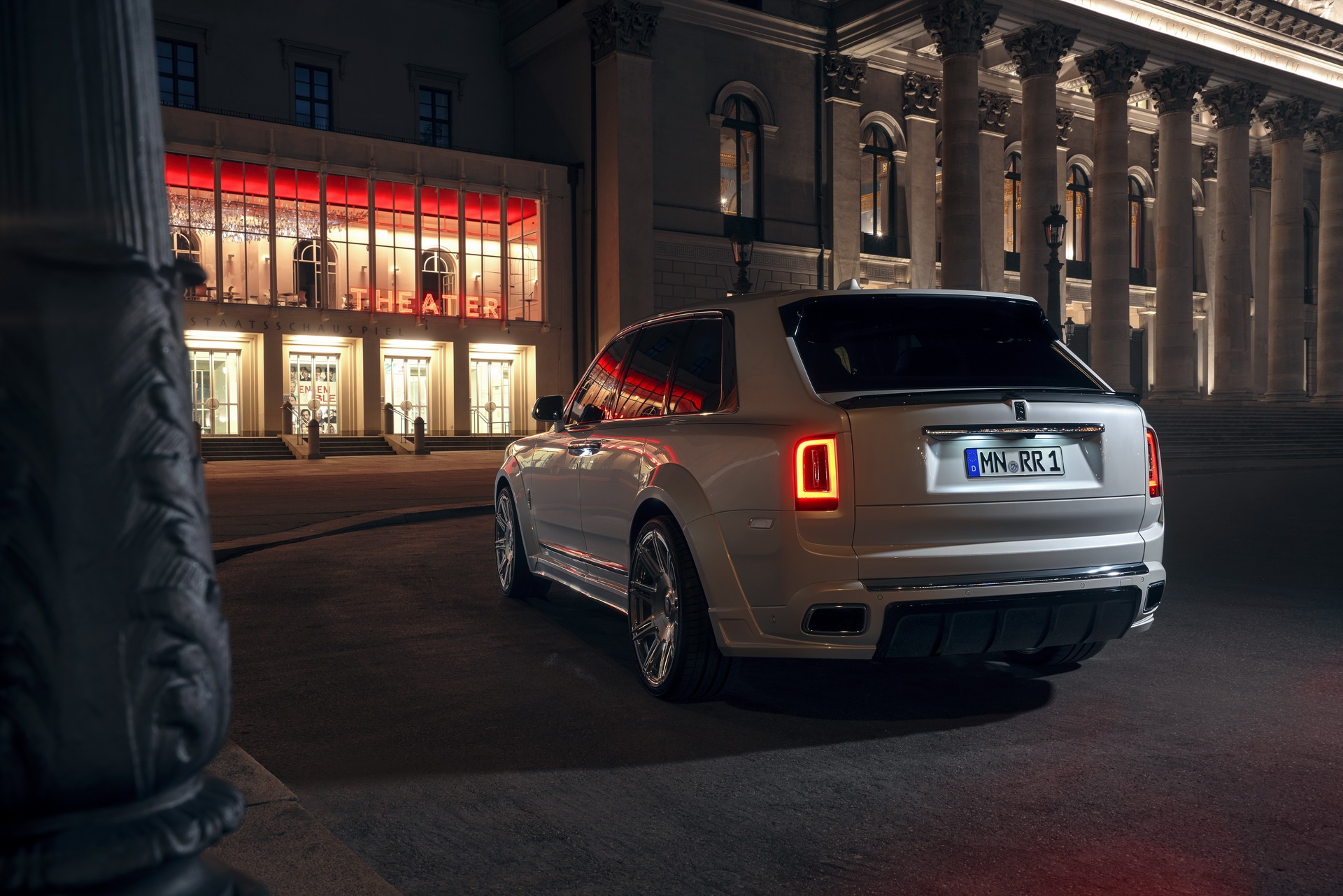 Rolls-Royce Cullinan phien ban than rong anh 3