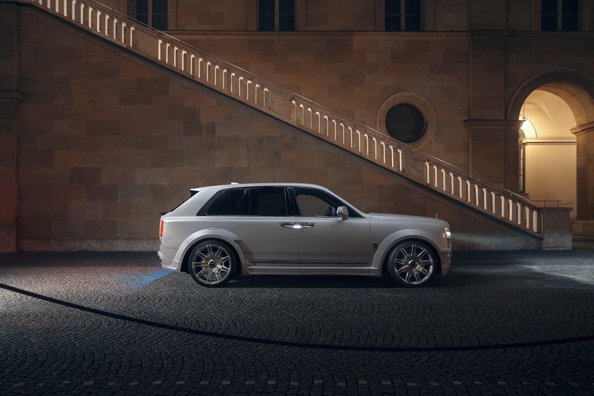 Rolls-Royce Cullinan phien ban than rong anh 4