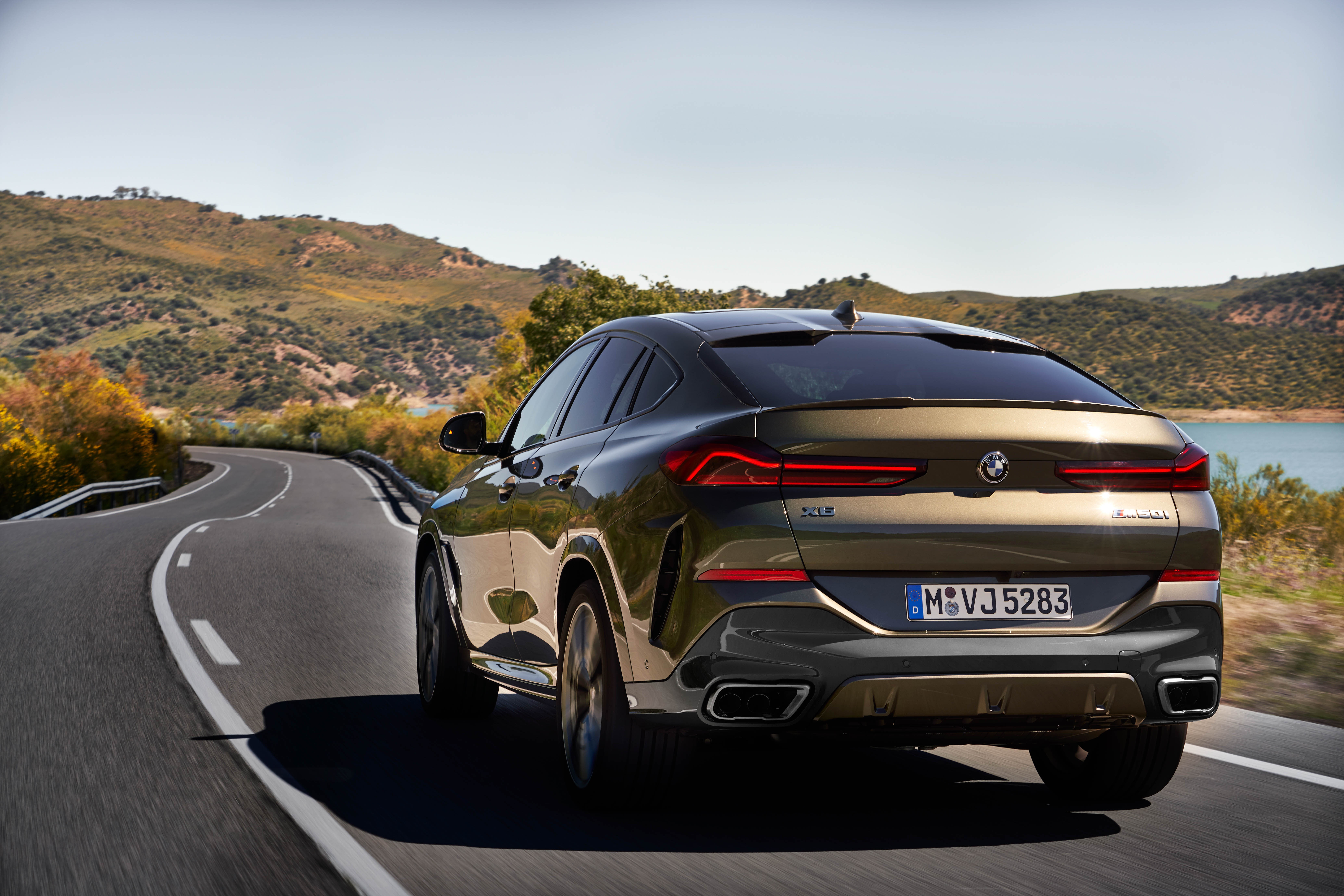 BMW X6 the he moi ra mat tai Thai Lan anh 2