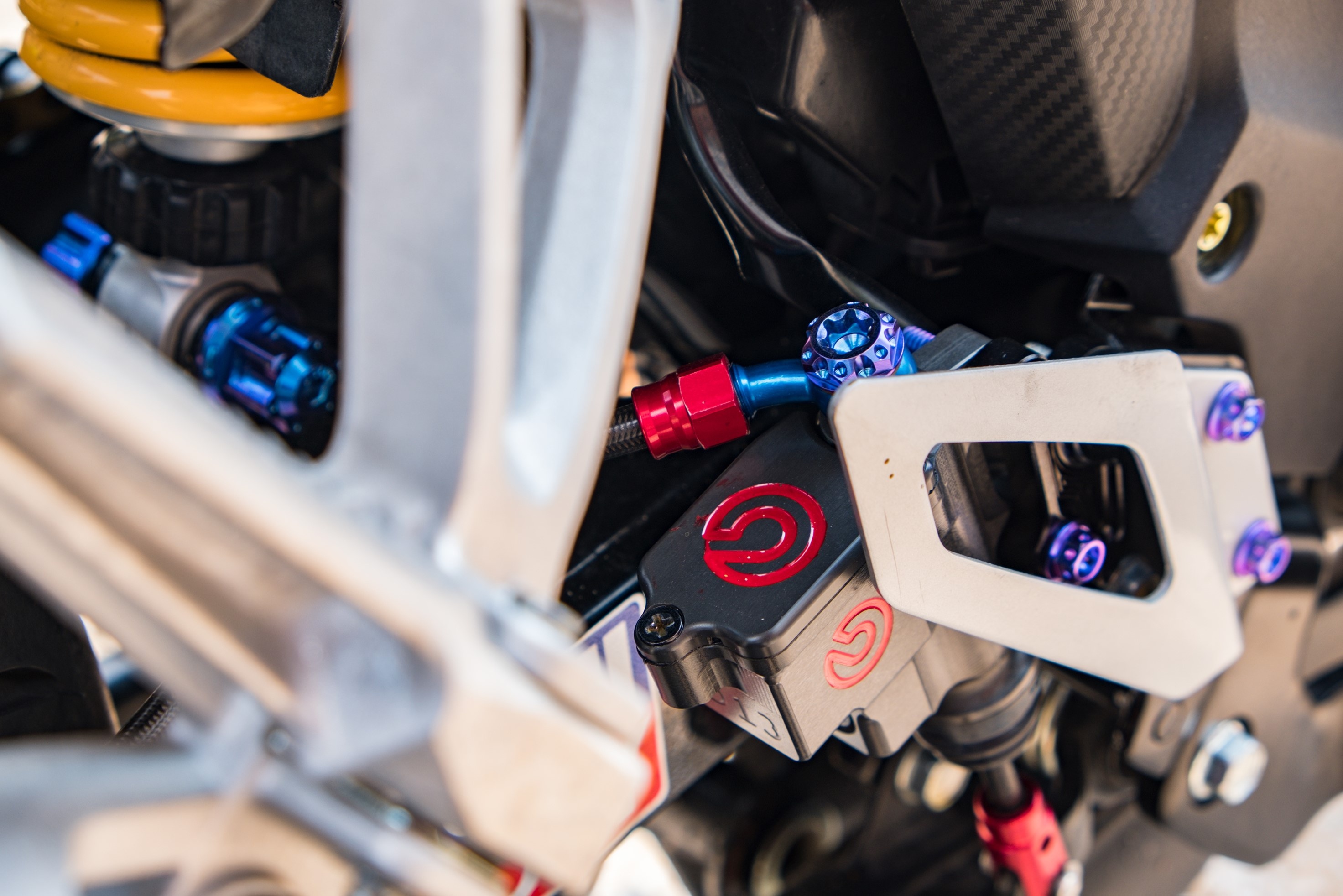 Honda Winner do giam xoc BMW anh 6