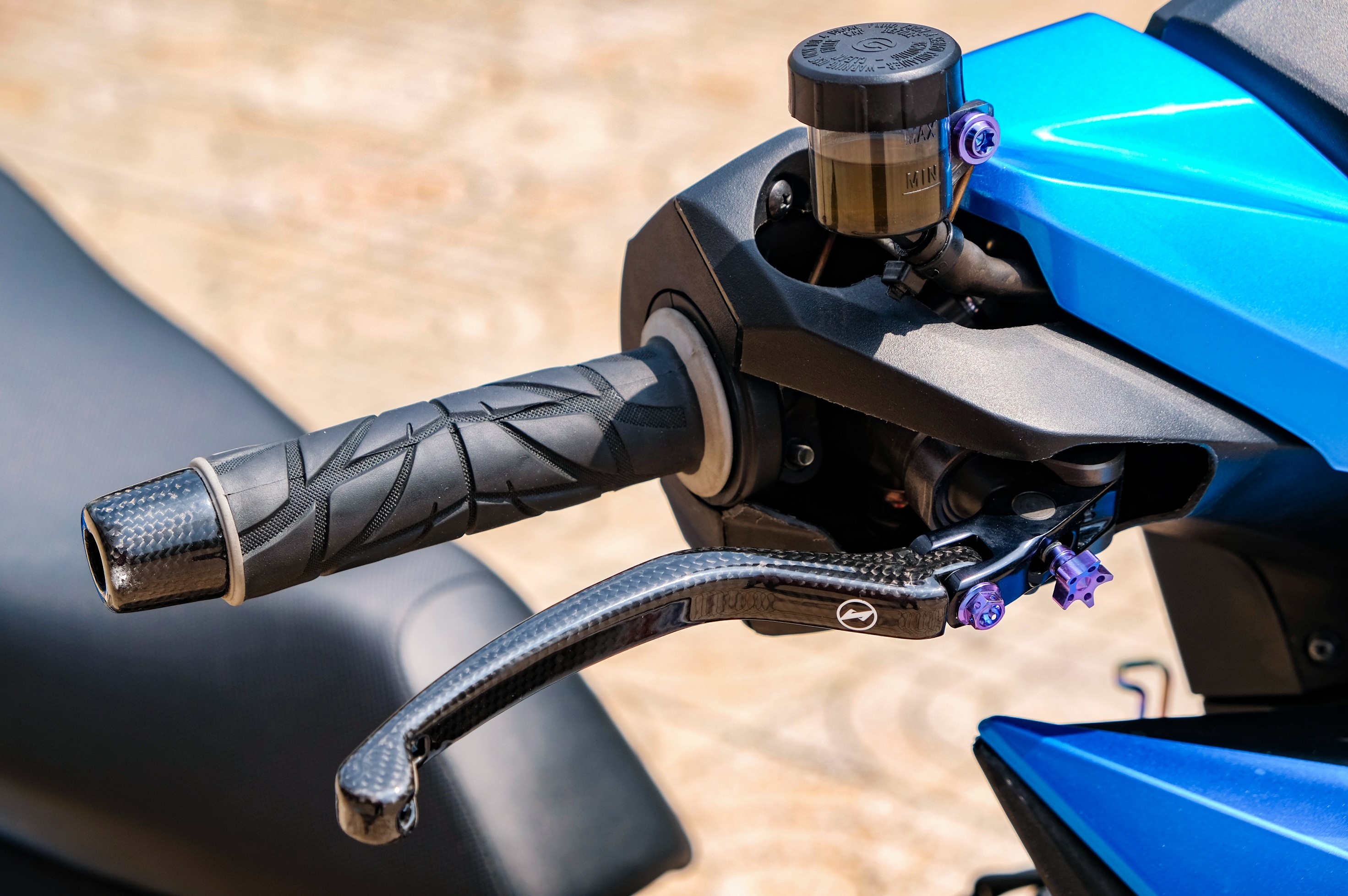 Honda Winner do giam xoc BMW anh 8