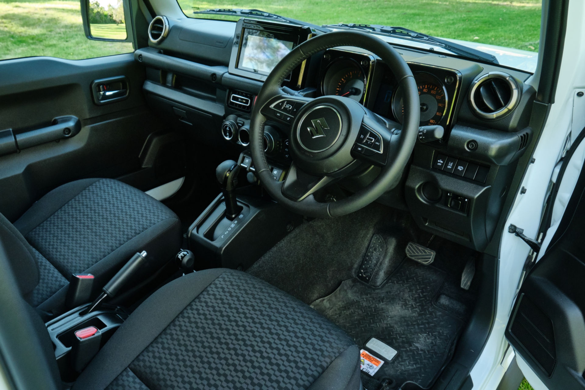 Suzuki Jimny 5 cửa sẽ ra mắt vào cuối năm ảnh 8 Suzuki Jimny 5 cua se ra mat vao cuoi nam anh 8