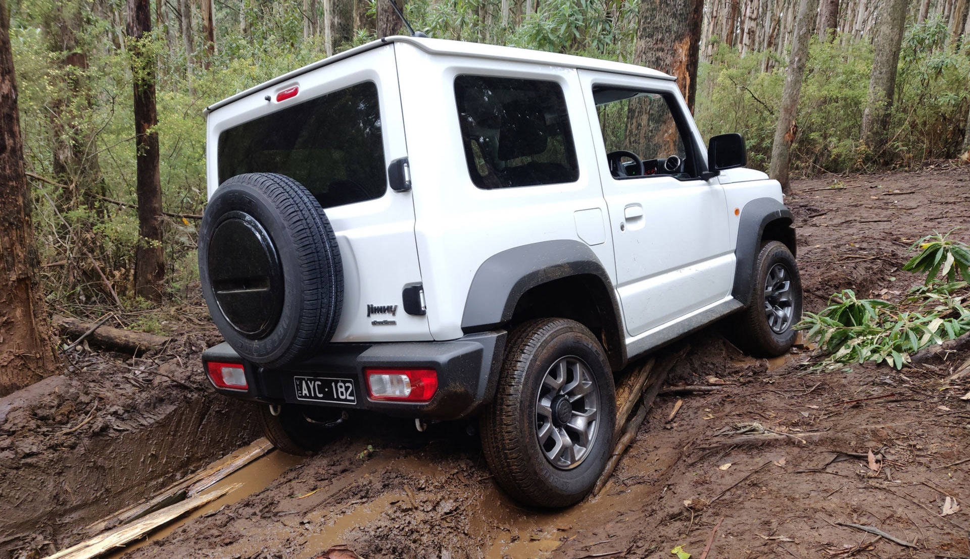 Suzuki Jimny 5 cửa sẽ ra mắt vào cuối năm ảnh 6 Suzuki Jimny 5 cua se ra mat vao cuoi nam anh 6