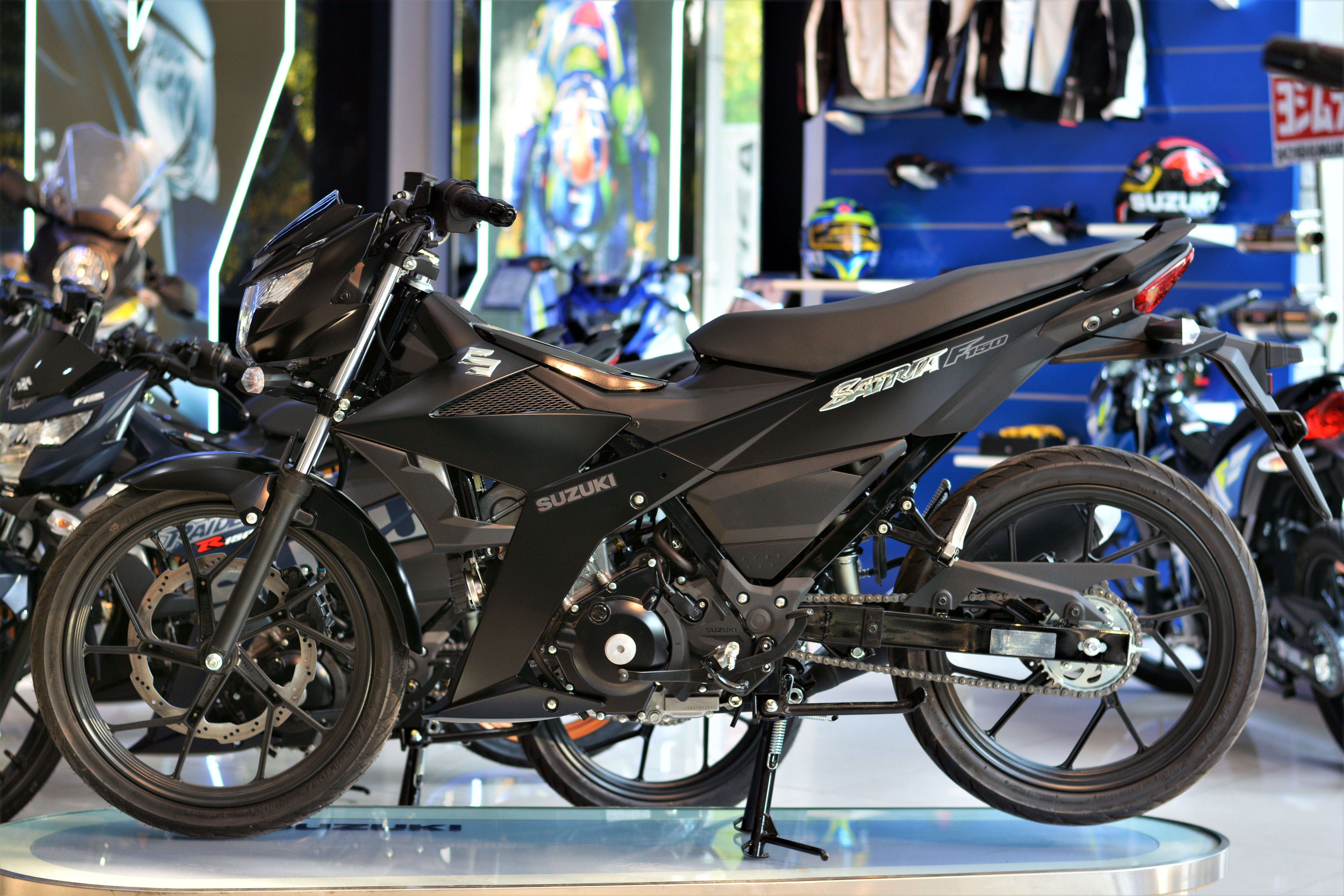 Suzuki phan phoi Satria chinh hang anh 2