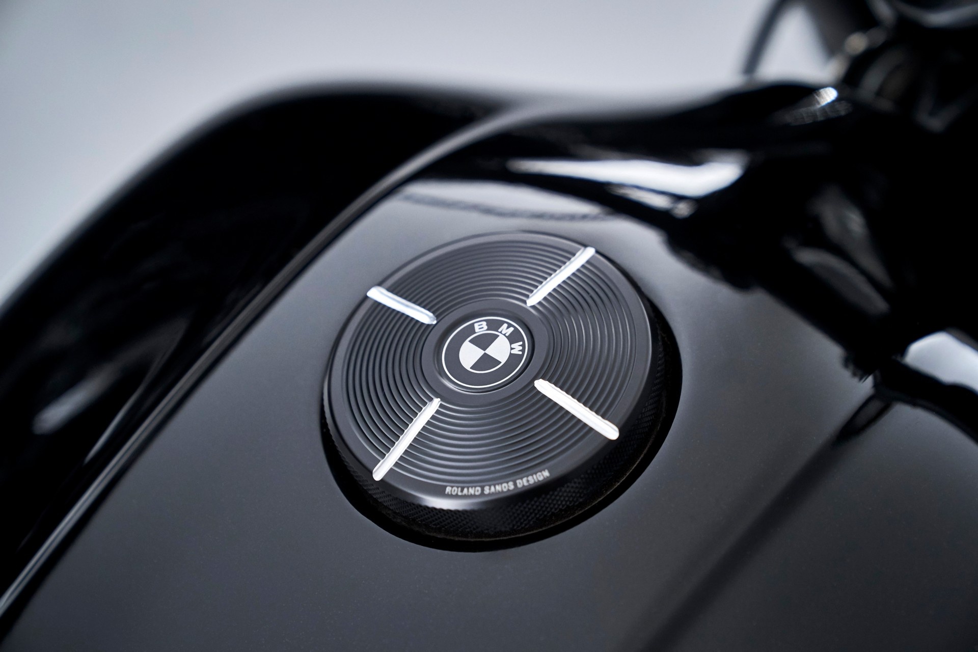 BMW ra mat mau cruiser R 18 hoan toan moi anh 14