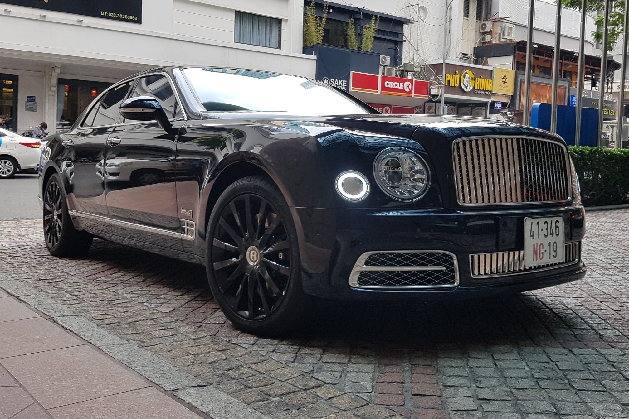 Bentley Mulsanne W.O. Edition hàng hiếm xuất hiện tại TP.HCM ảnh 10 Bentley Mulsanne W.O. Edition hang hiem xuat hien tai TP.HCM anh 10